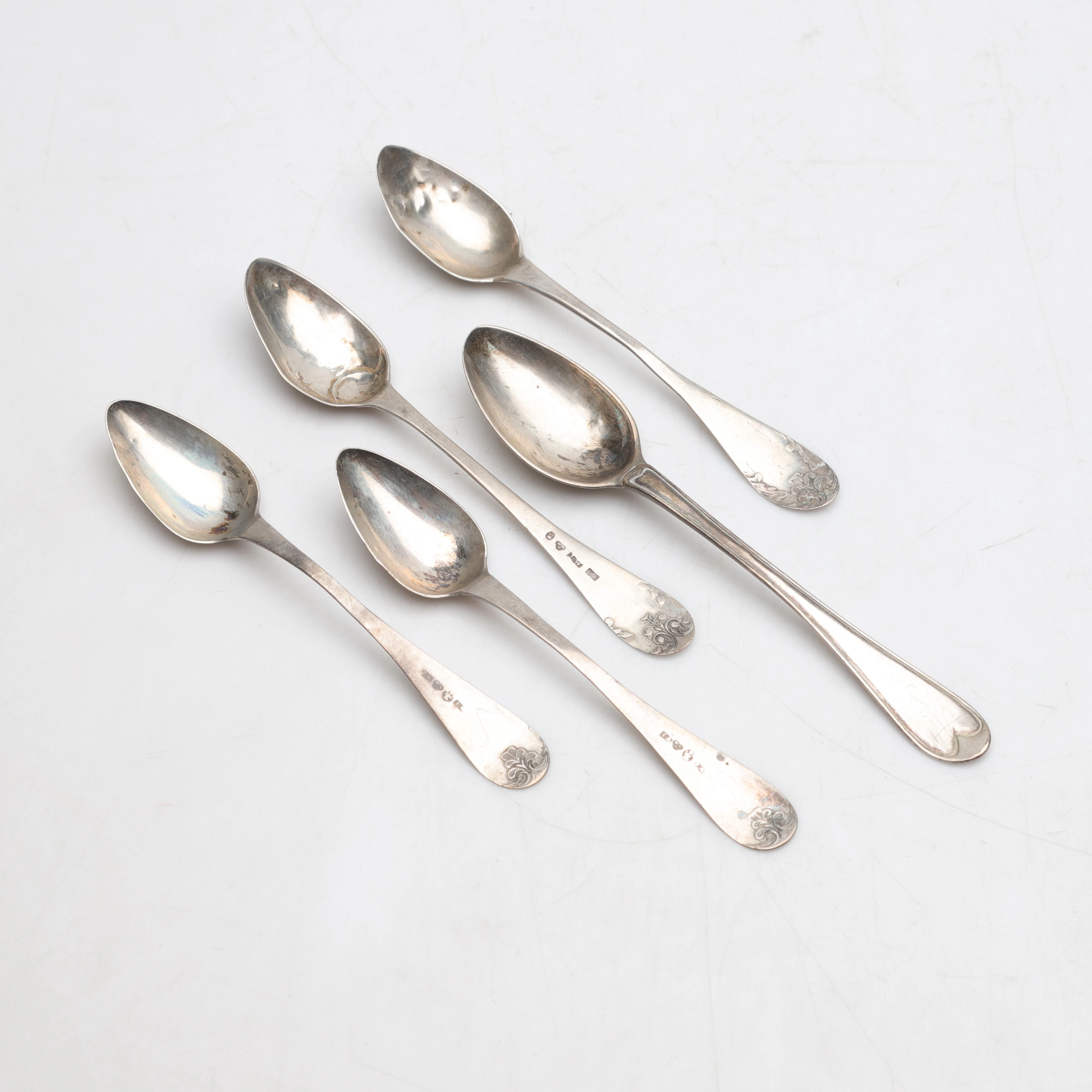 TESKEDAR, 5 st, Silver, olika smeder, 17/1800-tal, totalvikt ca 47,39g.