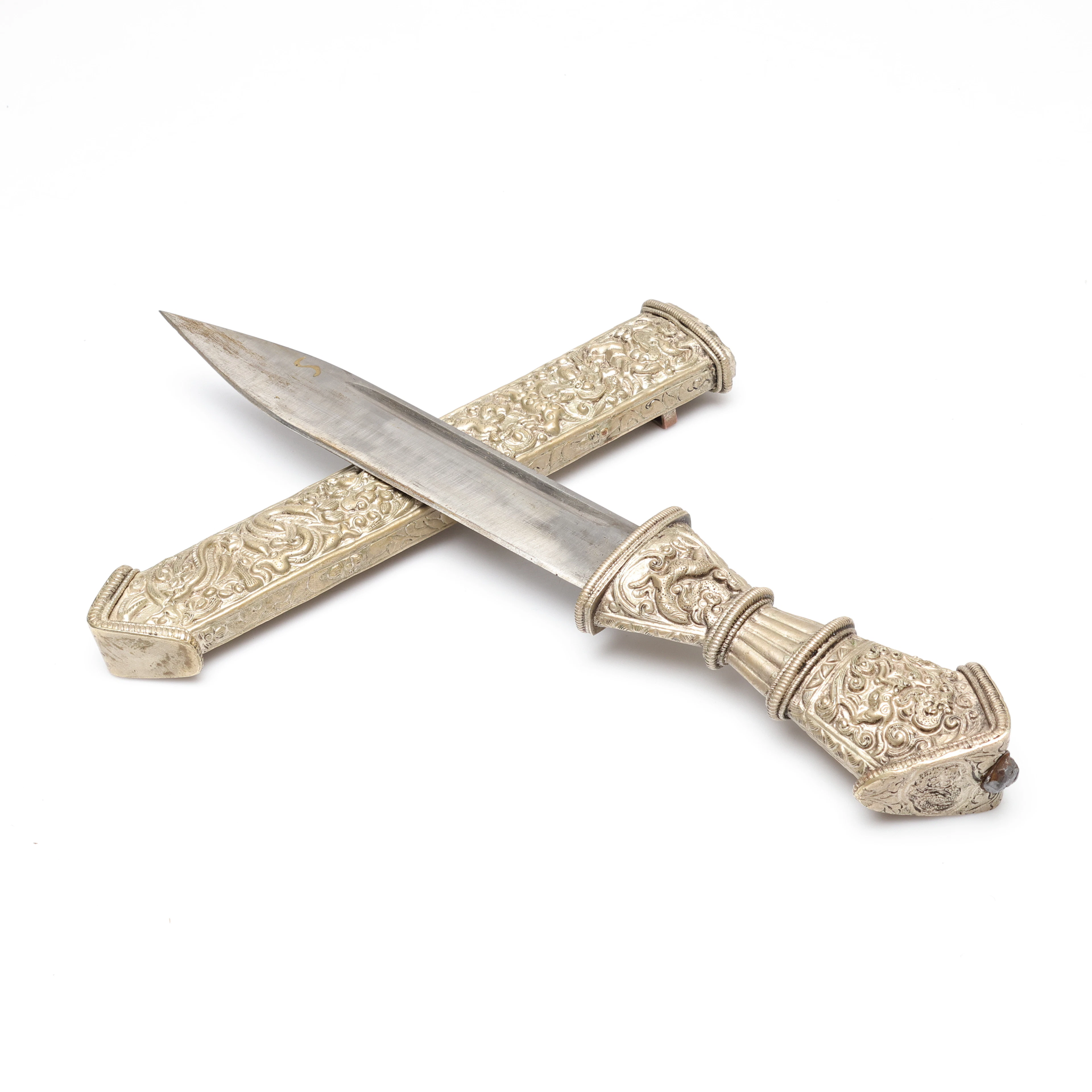 DOLK, orientalisk, djurdekor, metall.