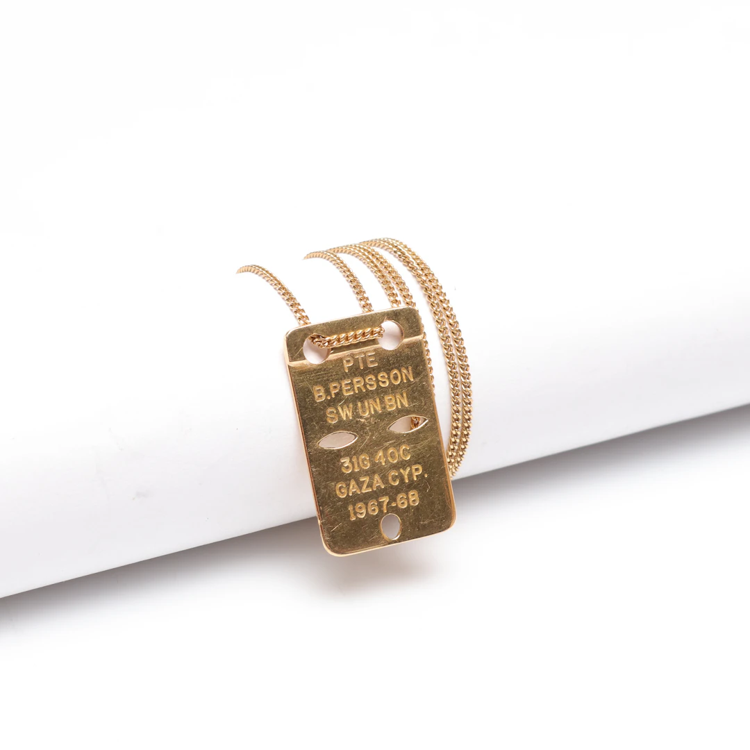 HALSBAND med HÄNGE, 18K, Guld, vikt cirka 7 gram.