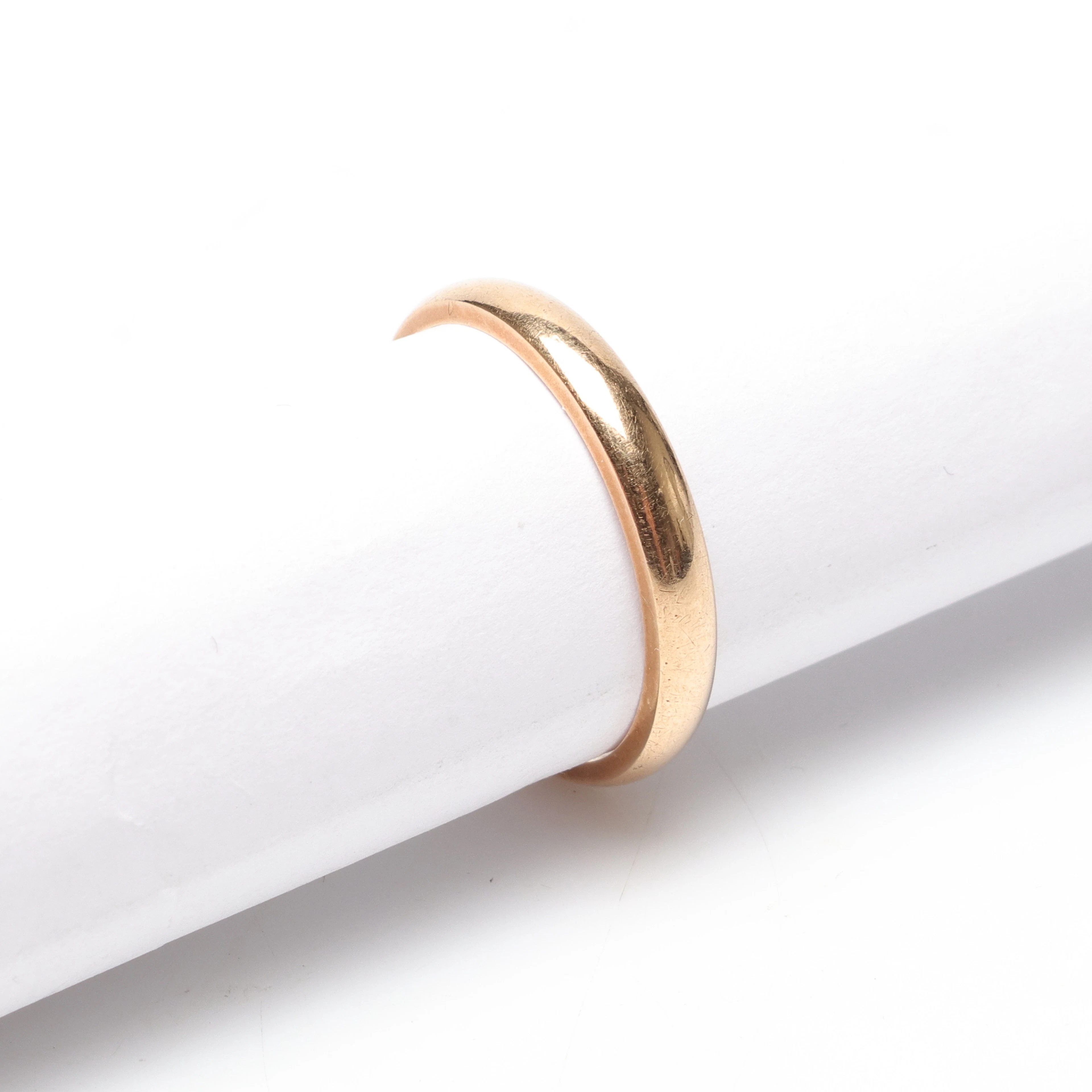 RING, 18k guld, vikt ca 4,6 gram.