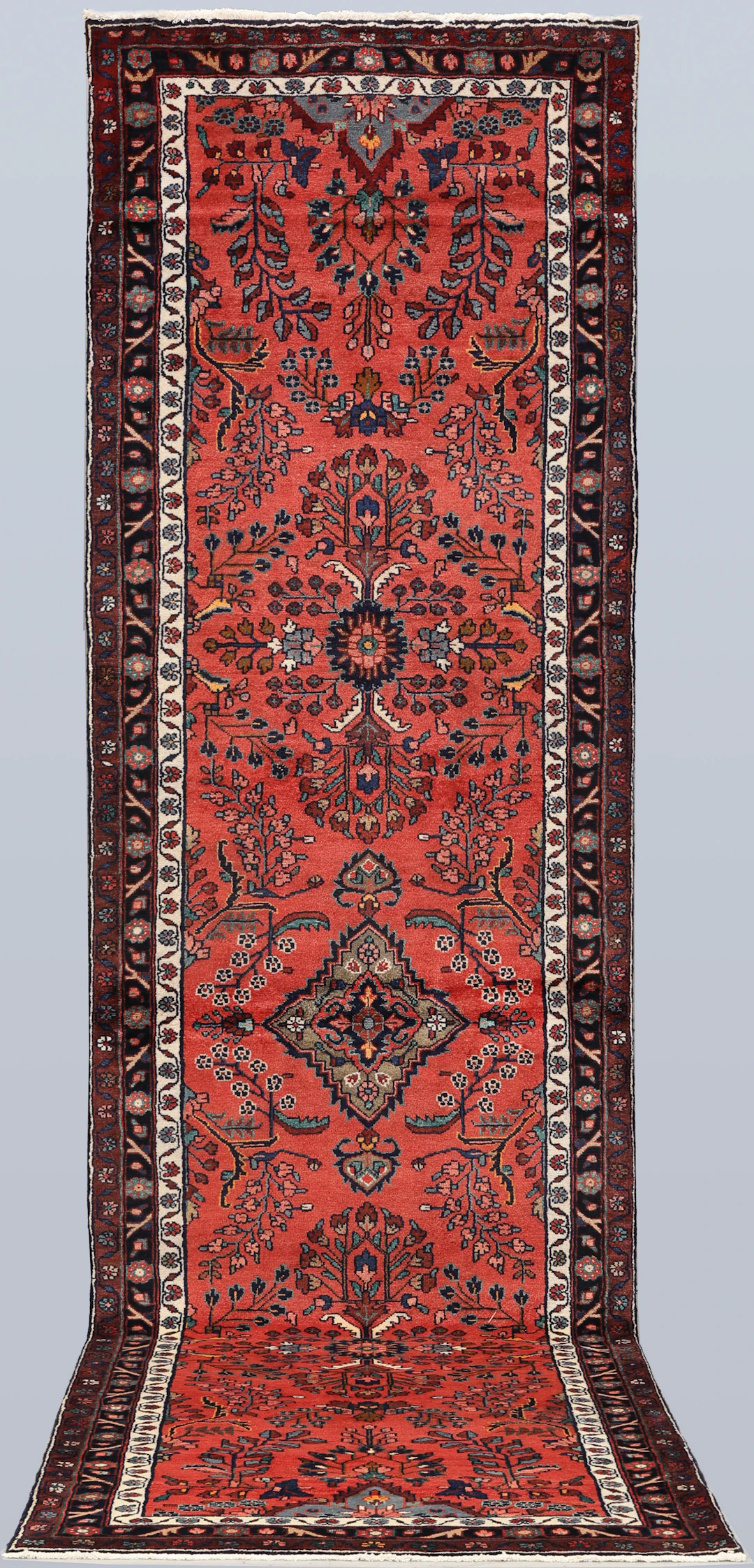 ORIENTMATTA. Mehrawan gallerimodell, 403 x 112 cm.