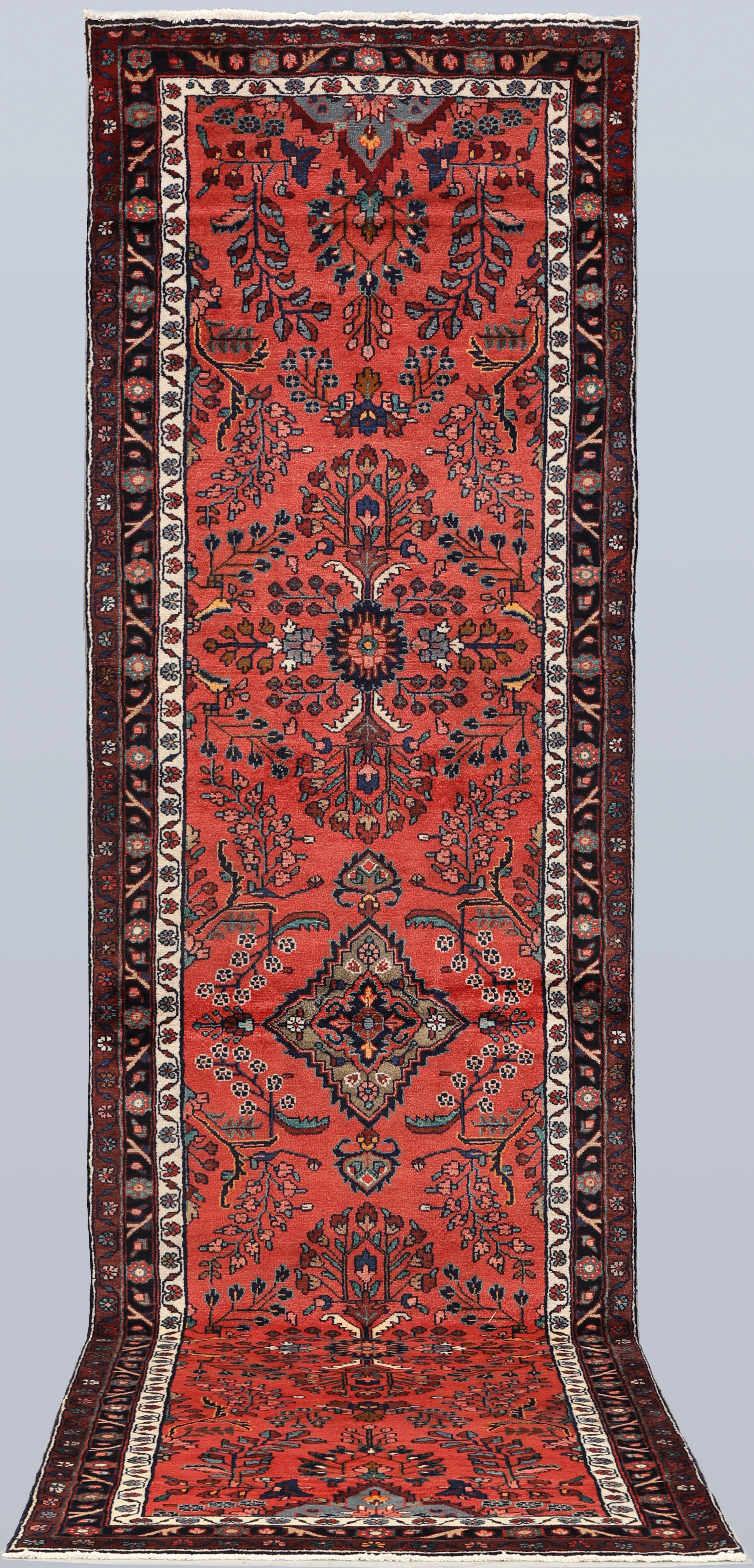 ORIENTMATTA. Mehrawan gallerimodell, 403 x 112 cm.