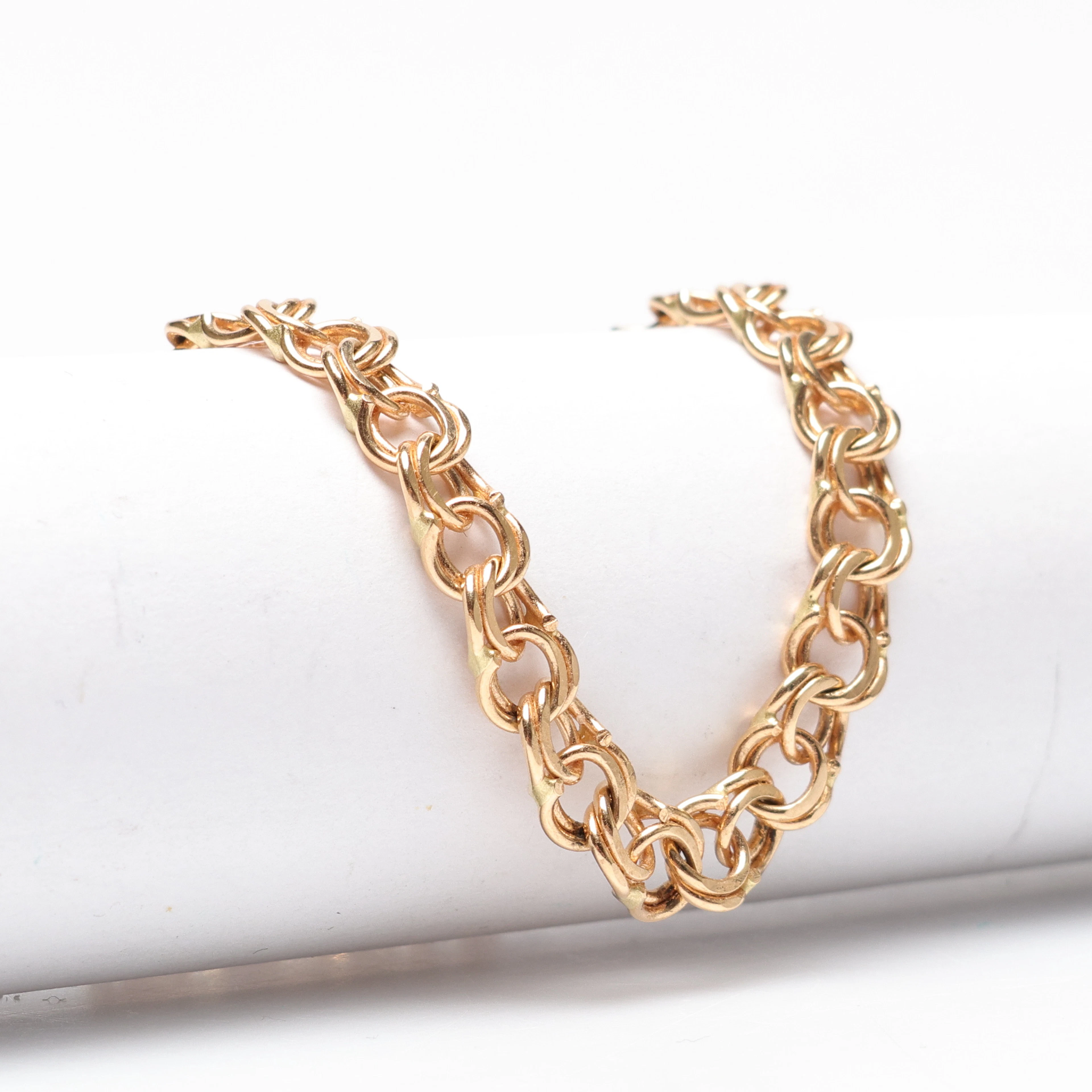 ARMBAND, bismarckslänk, 18k guld, vikt ca 10 gram.