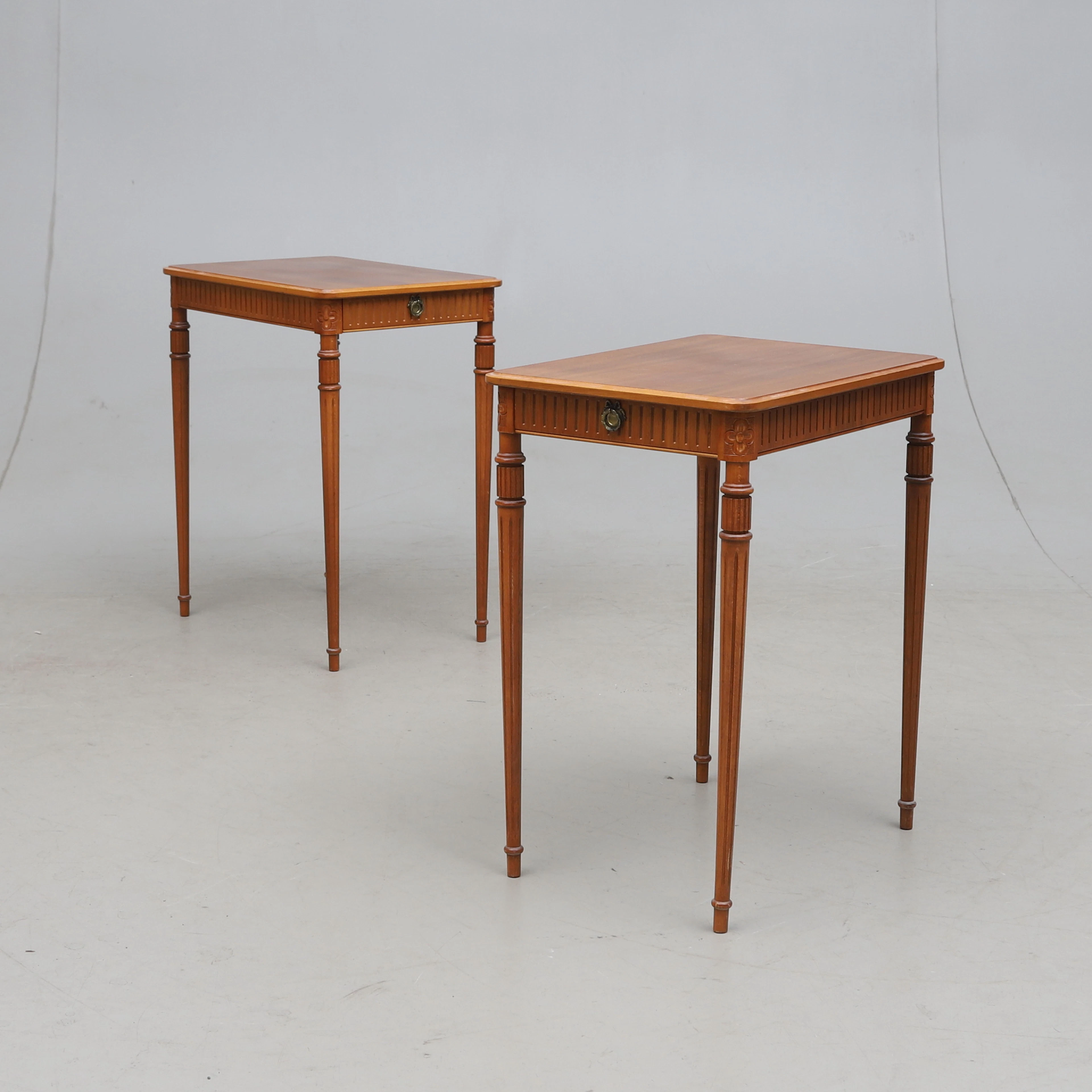 SIDOBORD, 1 par, gustaviansk stil, Sundlings, Tranås, 1900-tal.
