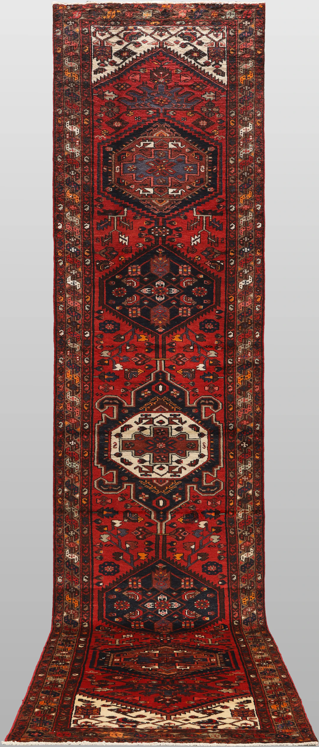 ORIENTMATTA. Hamadan gallerimodell, 514 x 97 cm.
