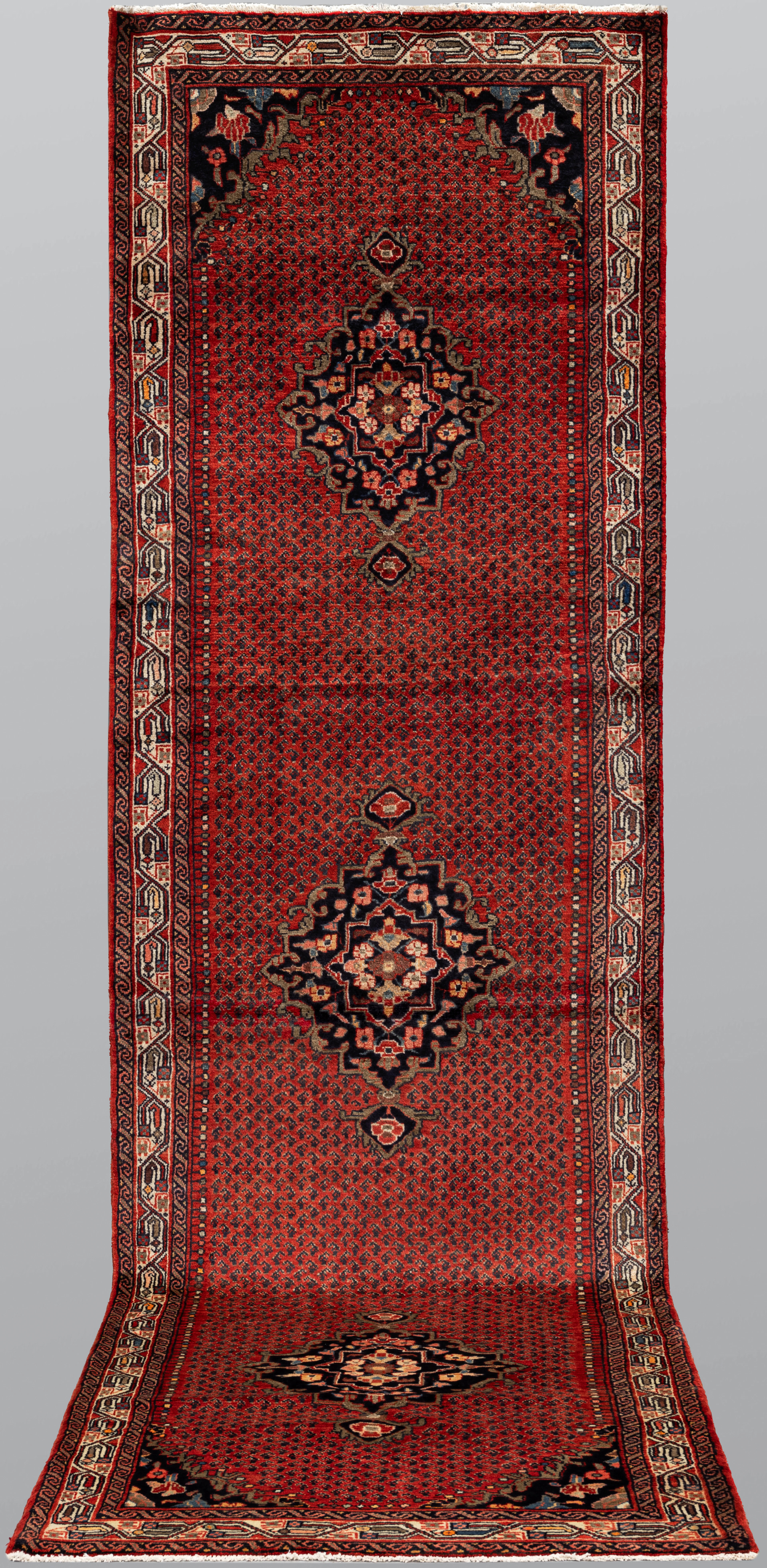ORIENTMATTA. Hamadan gallerimodell, 415 x 120 cm.