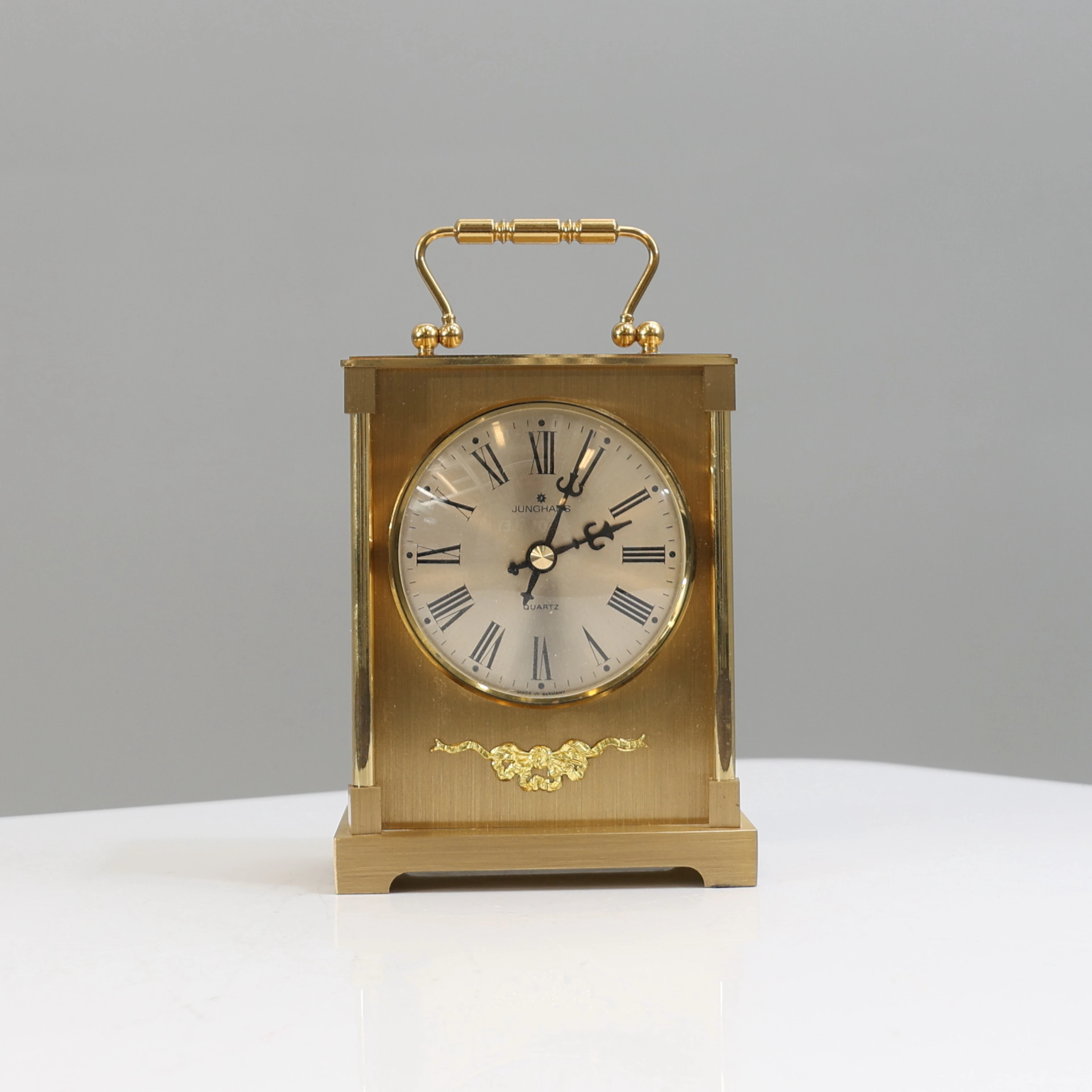 BORDSUR, mässing, Junghans quartz, Tyskland, 1900-tal.