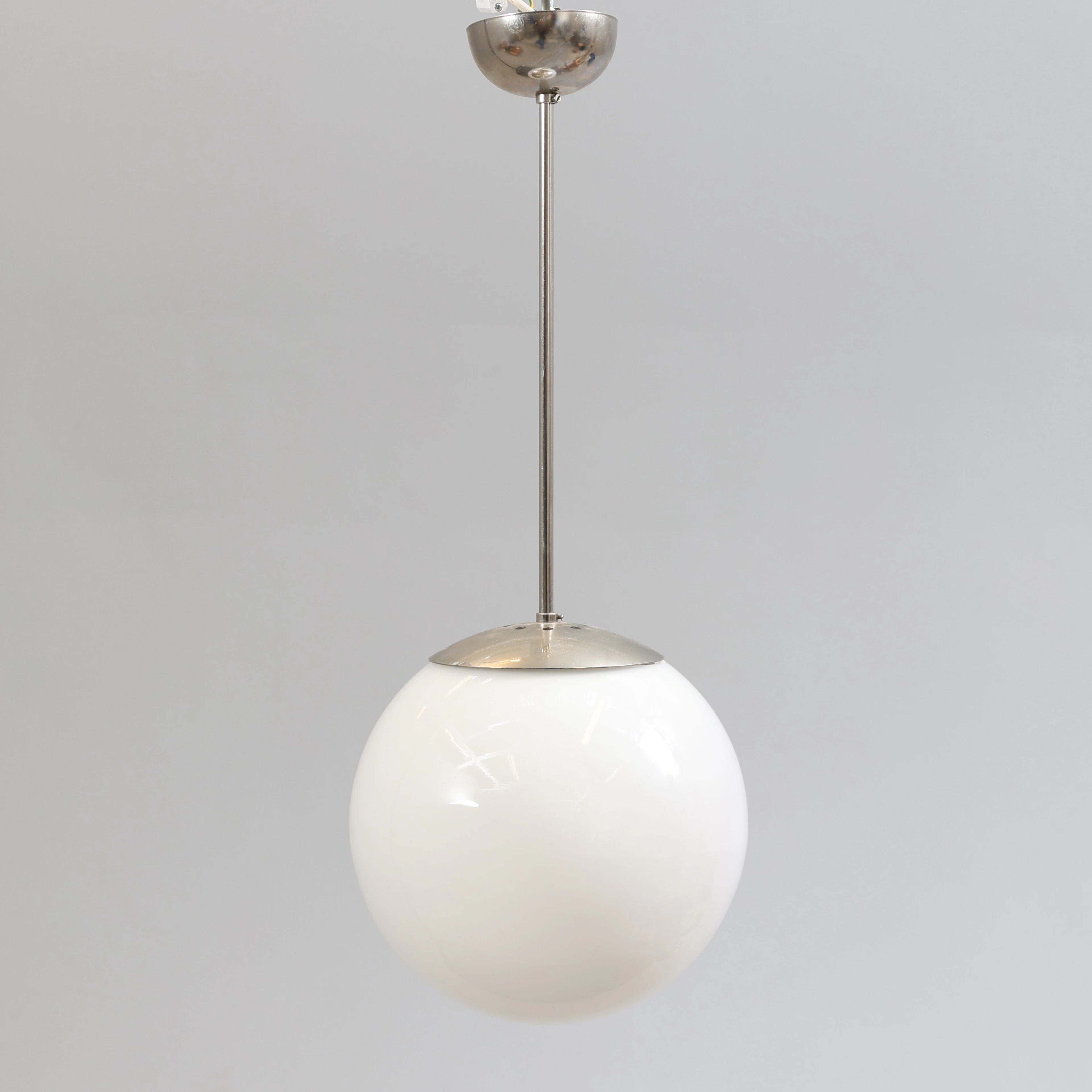 KLOTLAMPA, metall och glas, 1900-tal.