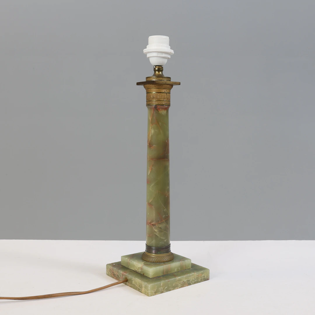 BORDSLAMPA, grön kalcit/onyxmarmor, 1900-tal.