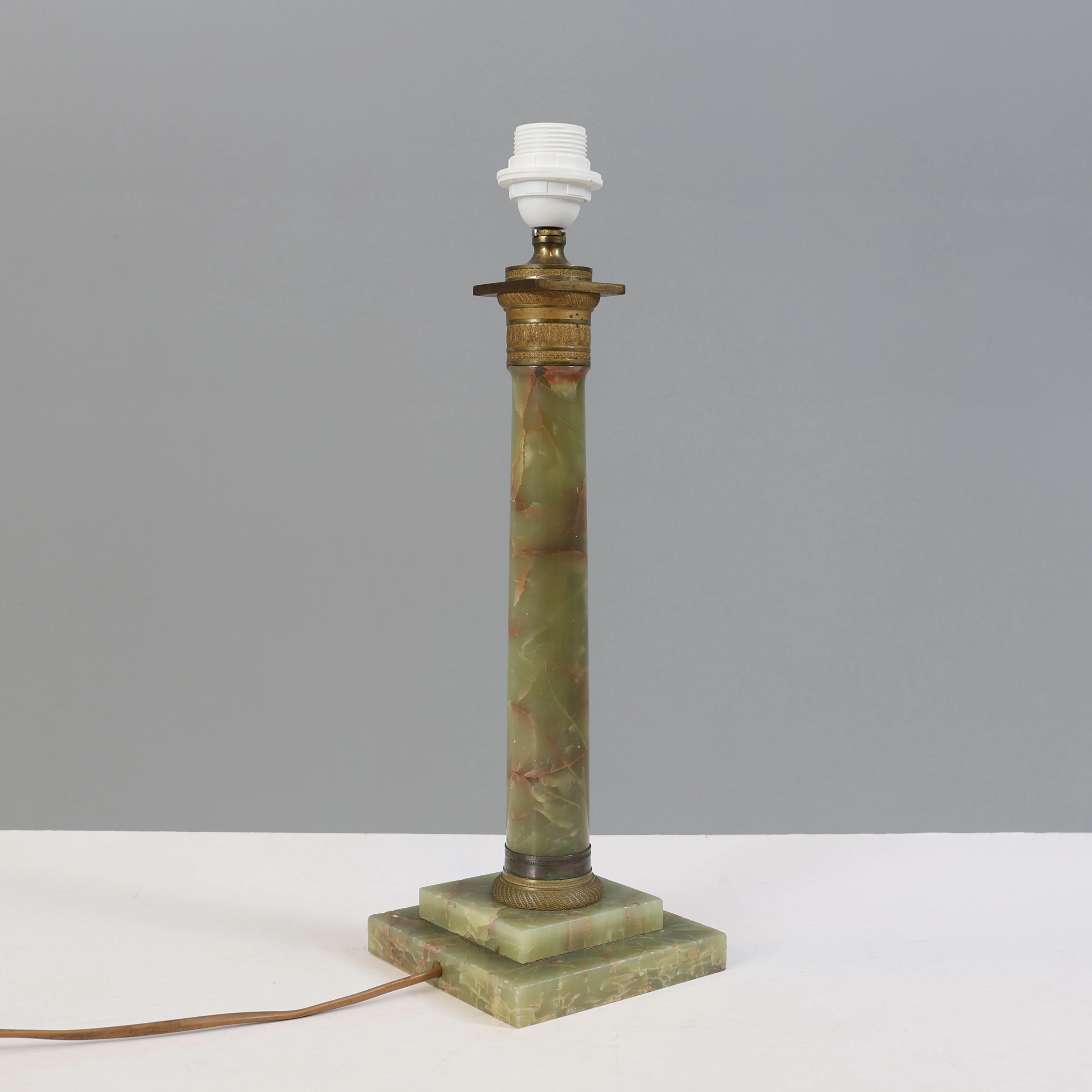 BORDSLAMPA, grön kalcit/onyxmarmor, 1900-tal.