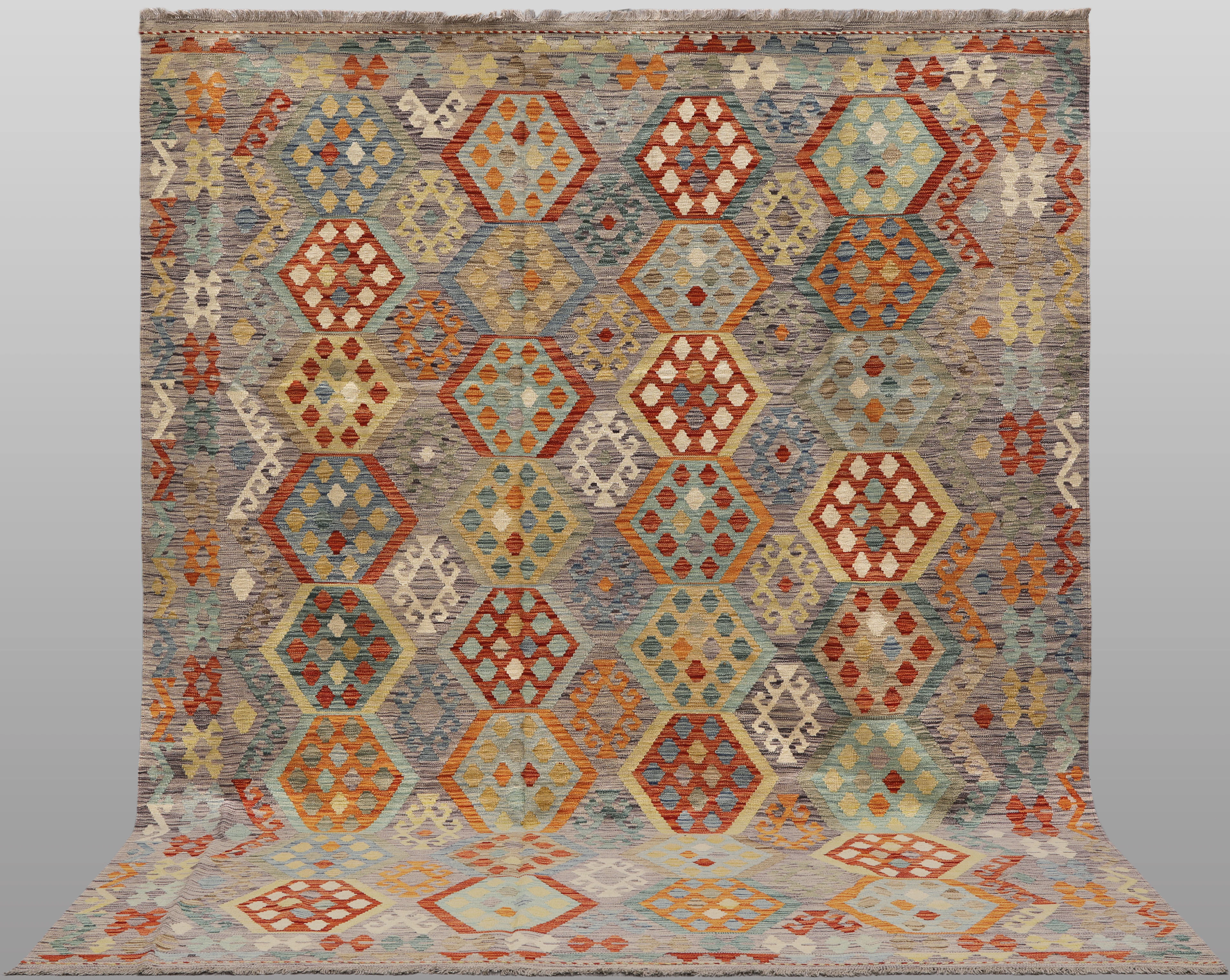 ORIENTMATTA. Kelim klassisk design, 293 x 245 cm.