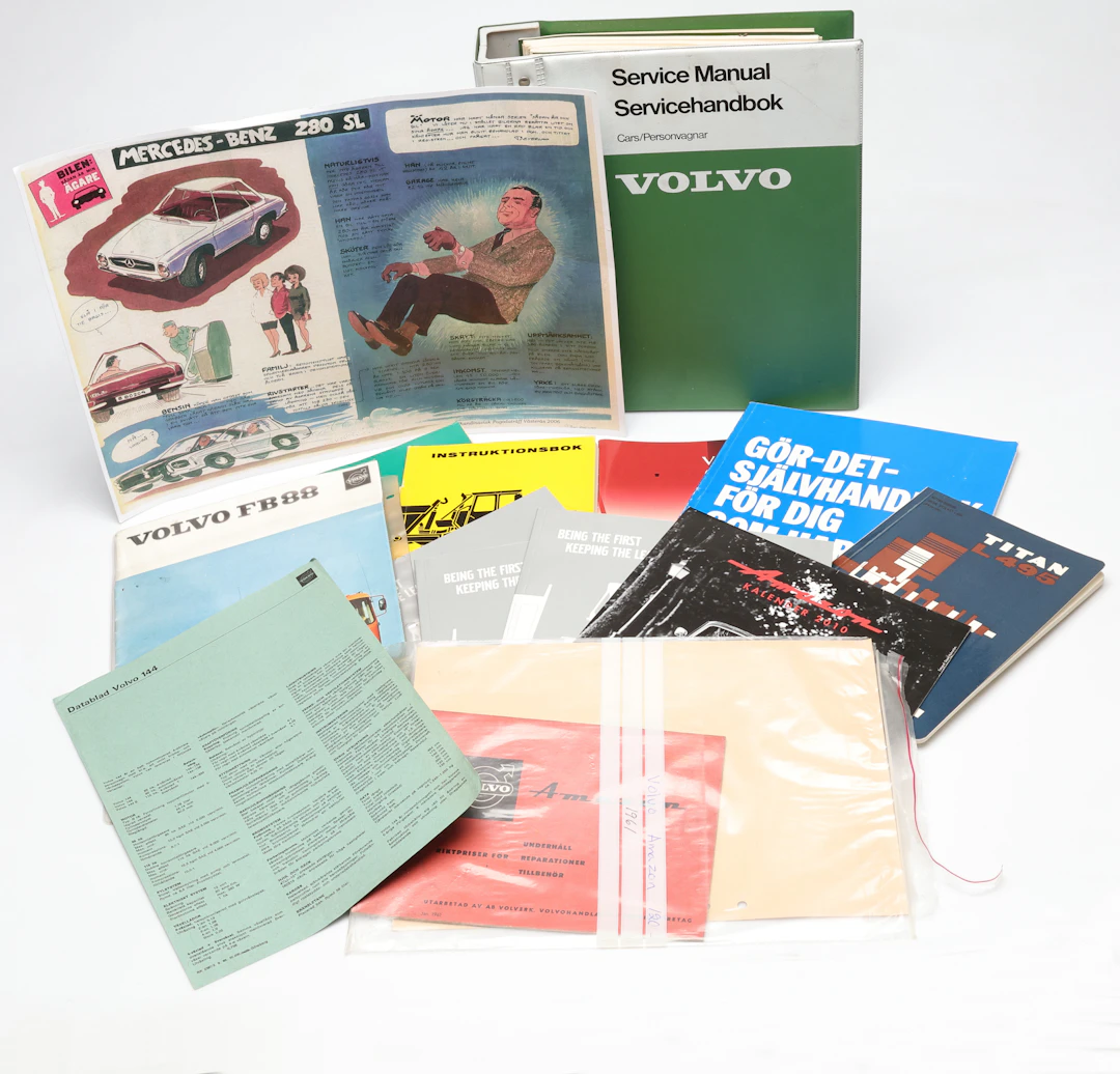 INSTRUKTIONSBOK/KATALOGER/Almanacka, mestadels Volvo.
