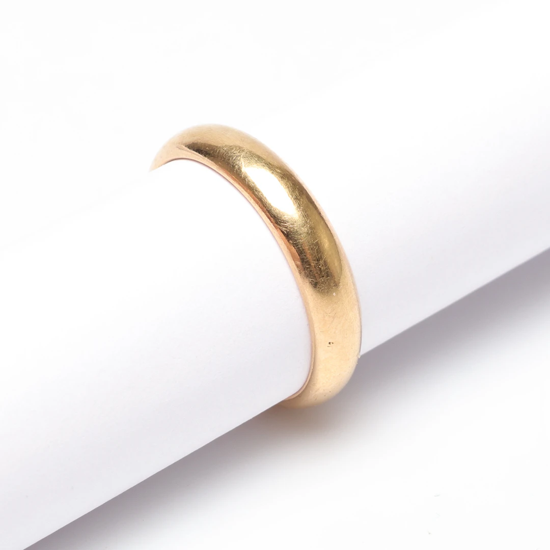 RING, 18k guld, vikt ca 7,6 gram.