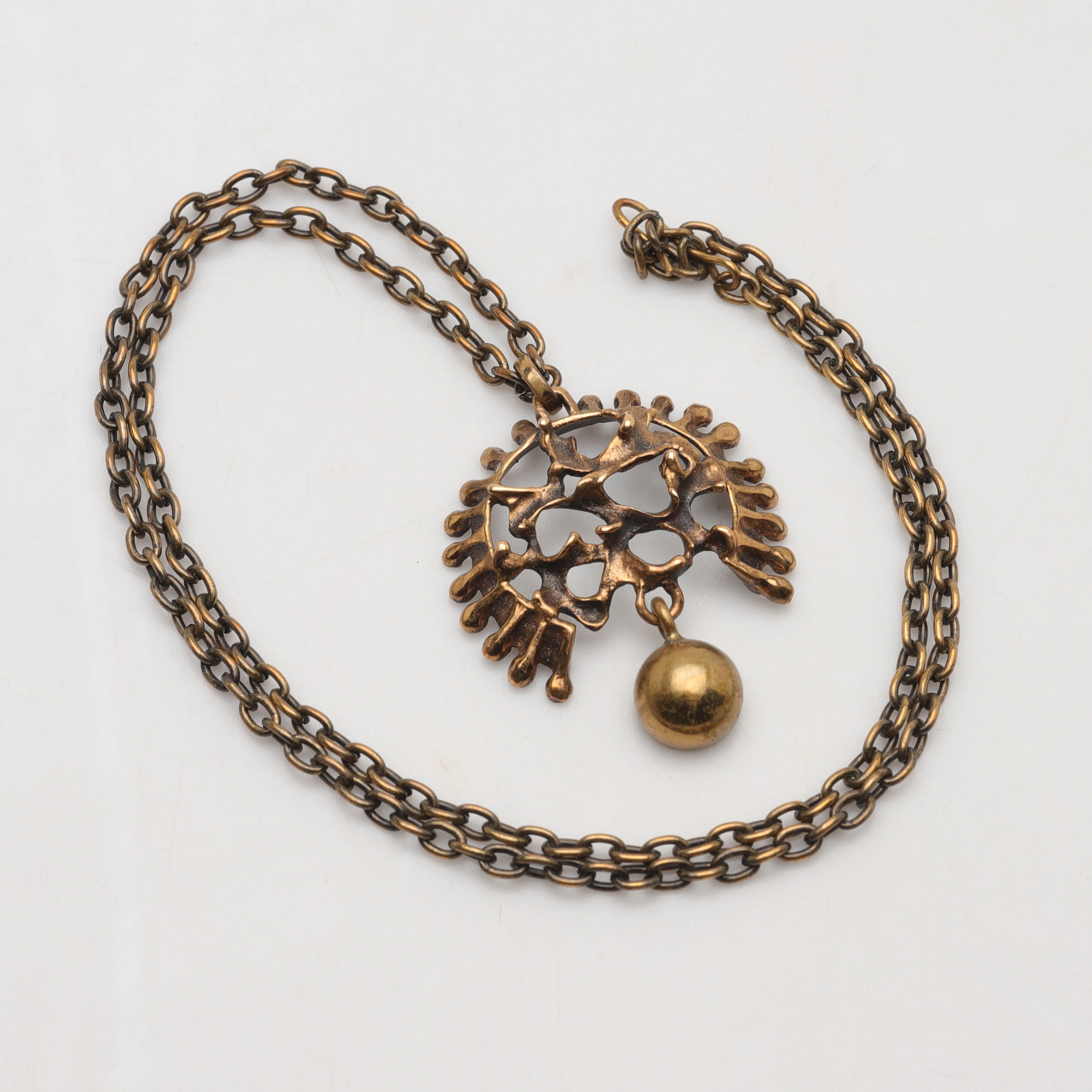 HANNU IKONEN. collier, brons, Finland, 1900-talets andra hälft.