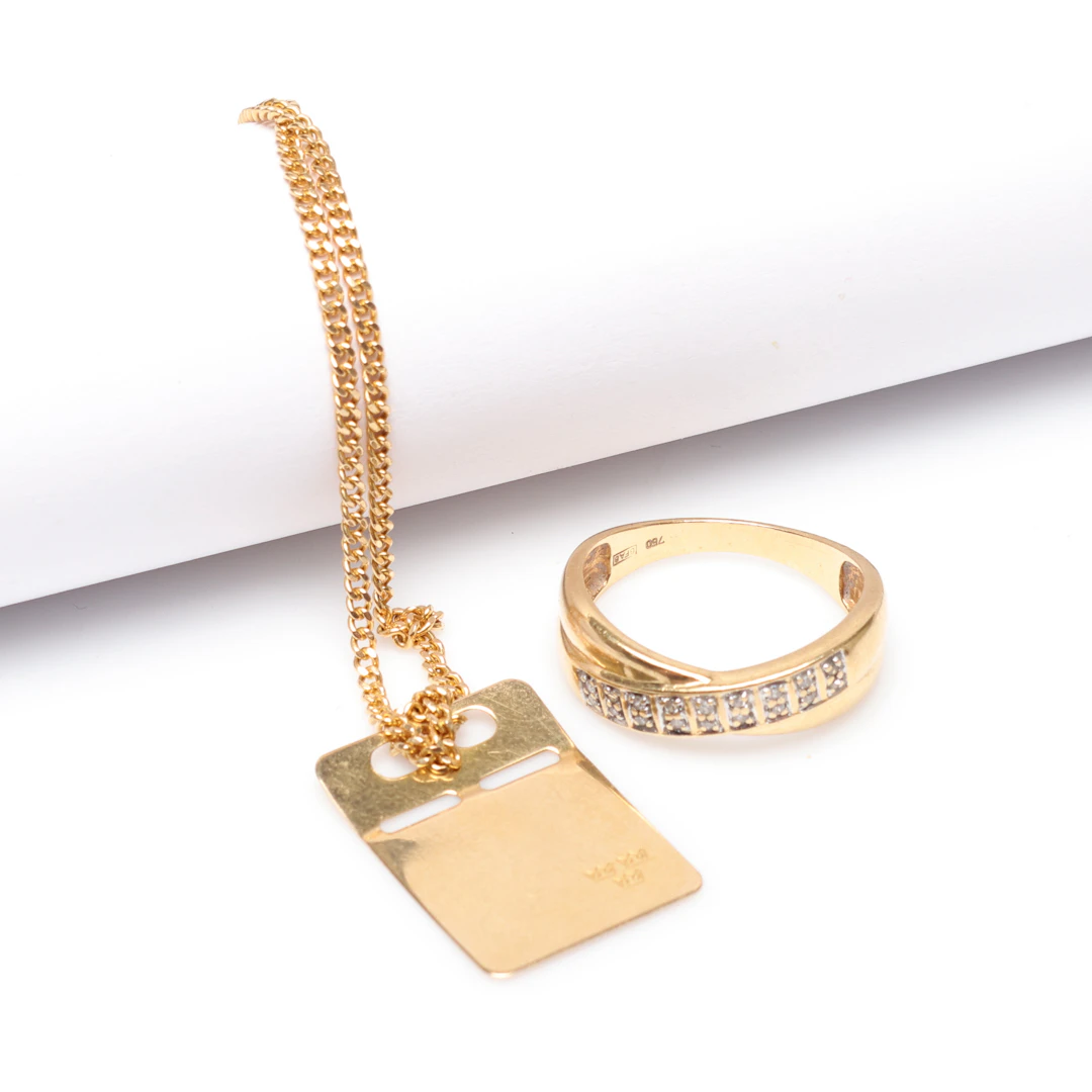SMYCKEN, tre delar guld, 18k, ca 9,5 gram.