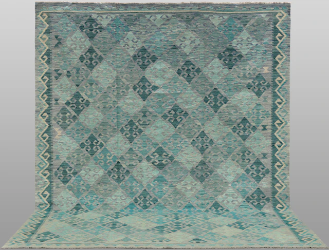 ORIENTMATTA. Kelim klassisk design, 298 x 256 cm.