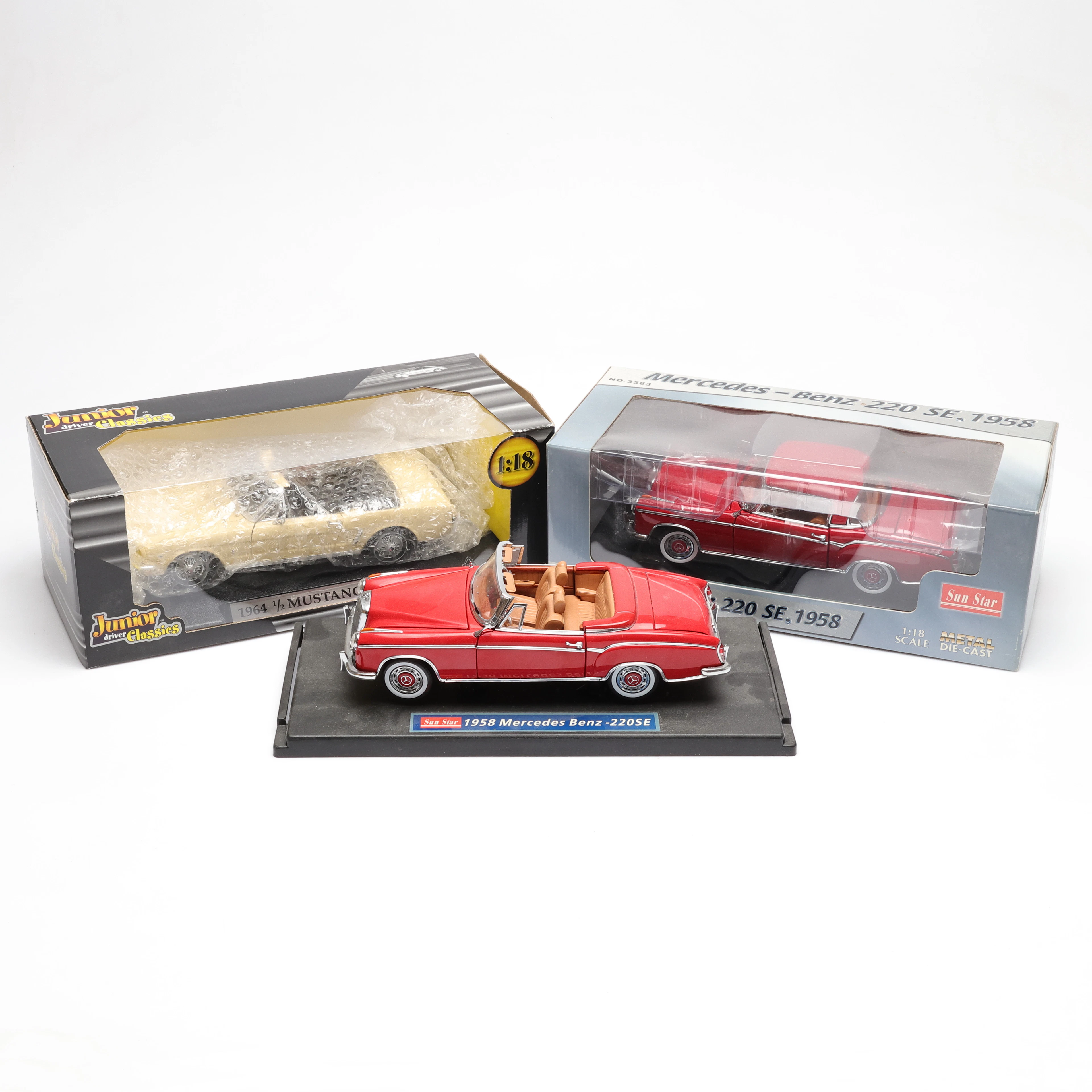 MODELLBILAR, 3 st, bl.a. Sun Star, Die-Cast, skala 1:18, Mercedes-Benz.