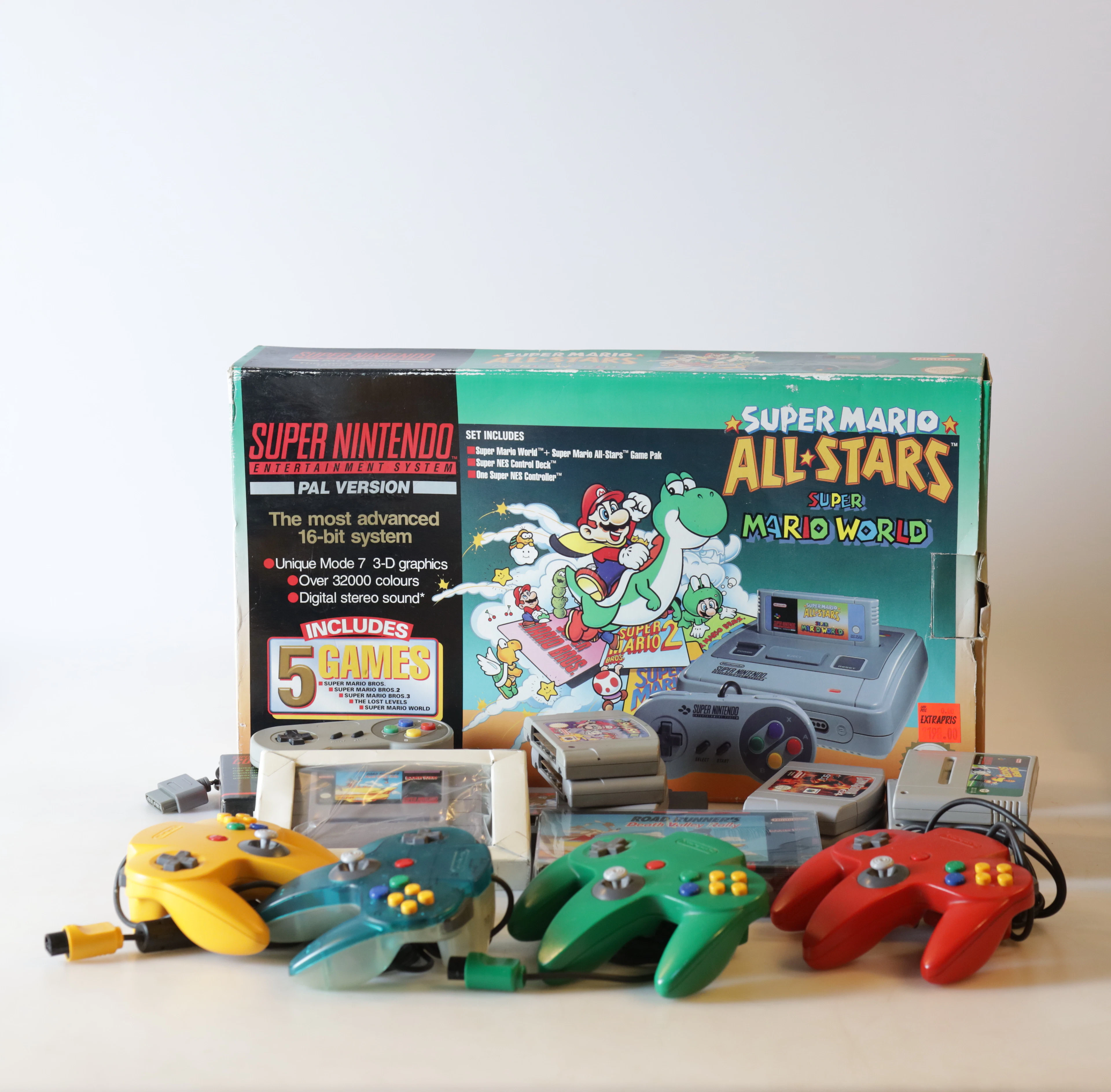 INTENDO, 16 delar, Bl.a. Originalkartonger, spel, spelkonsoler, supermario