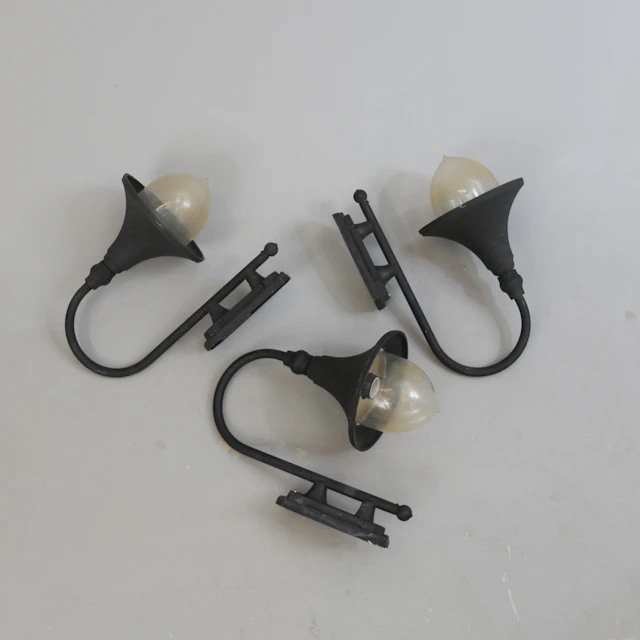 VÄGGLYKTOR, 3 st. "Trumpet", Noral, samtida.