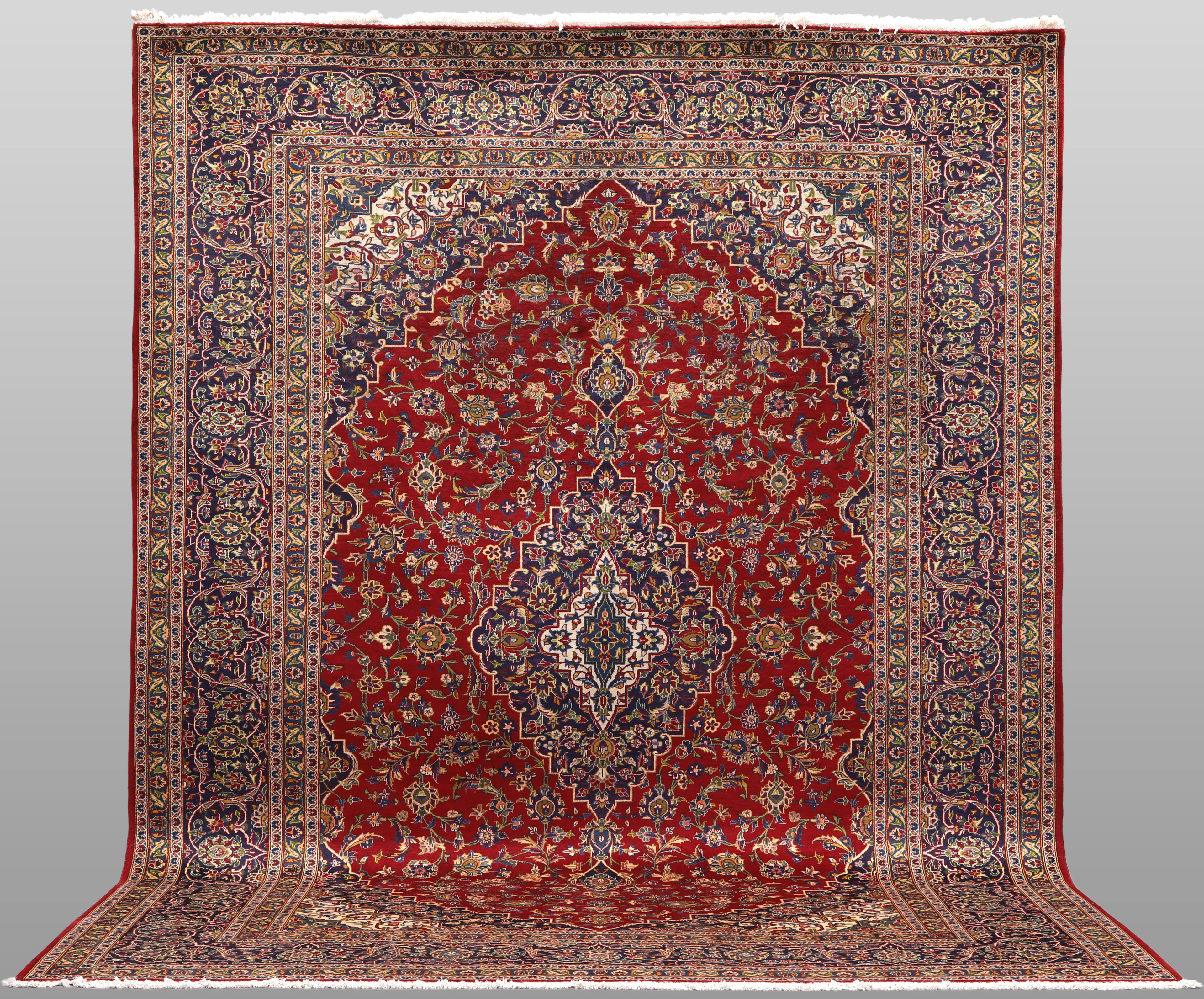 ORIENTMATTA. Keshan signerad, 400 x 302 cm.
