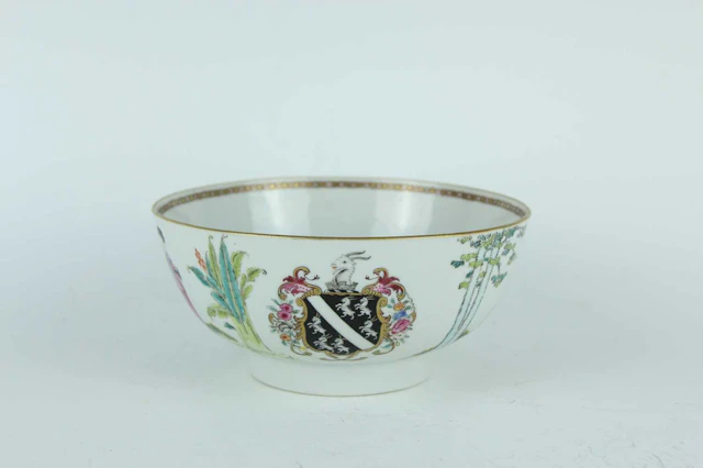 Lot 126 - A Chinese export famille rose armorial