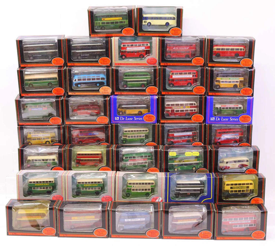 Lot 296 - 37 boxed EFE 1/76th scale public transport