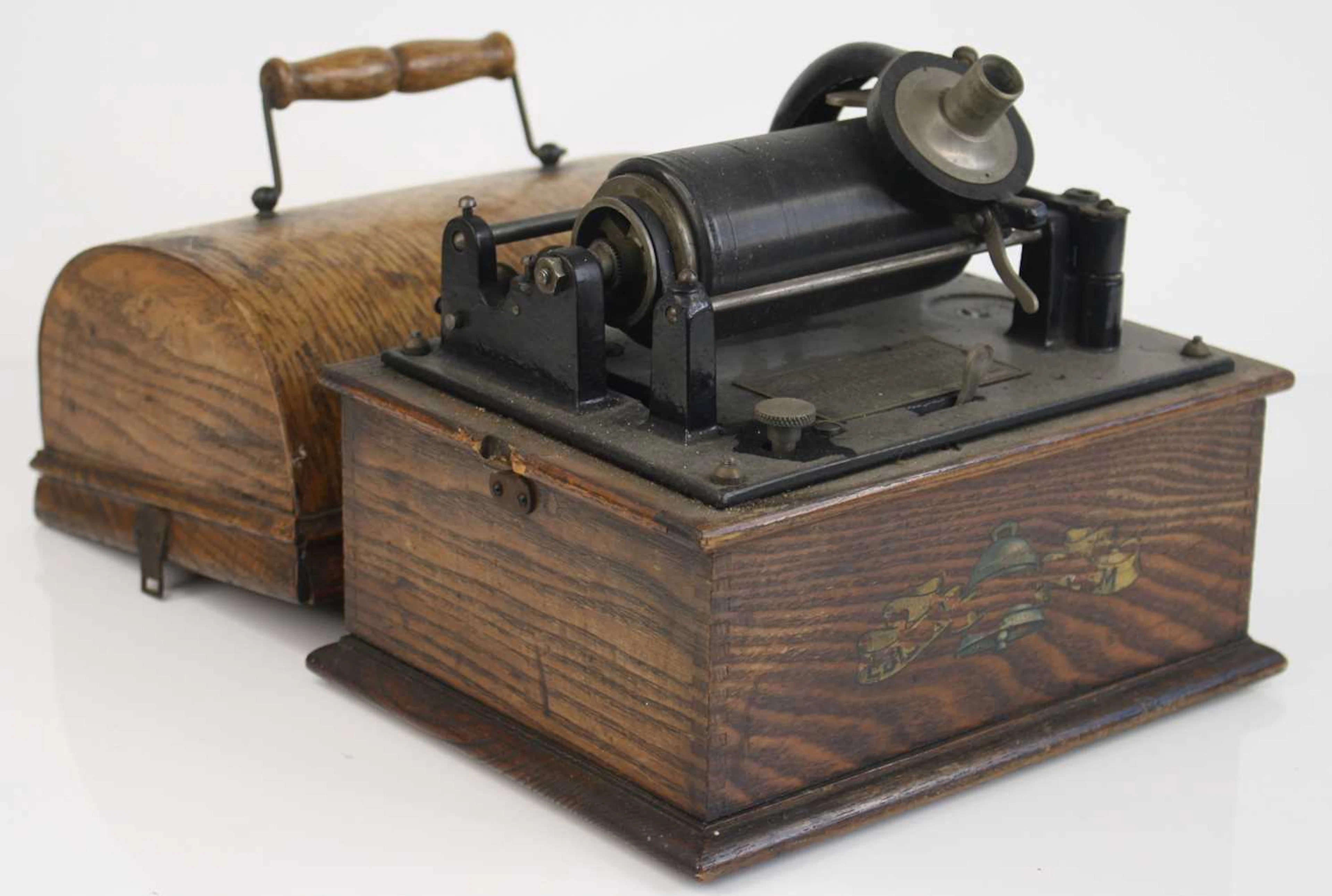 Lot 44 - An early 20th century oak cased Edison Gem