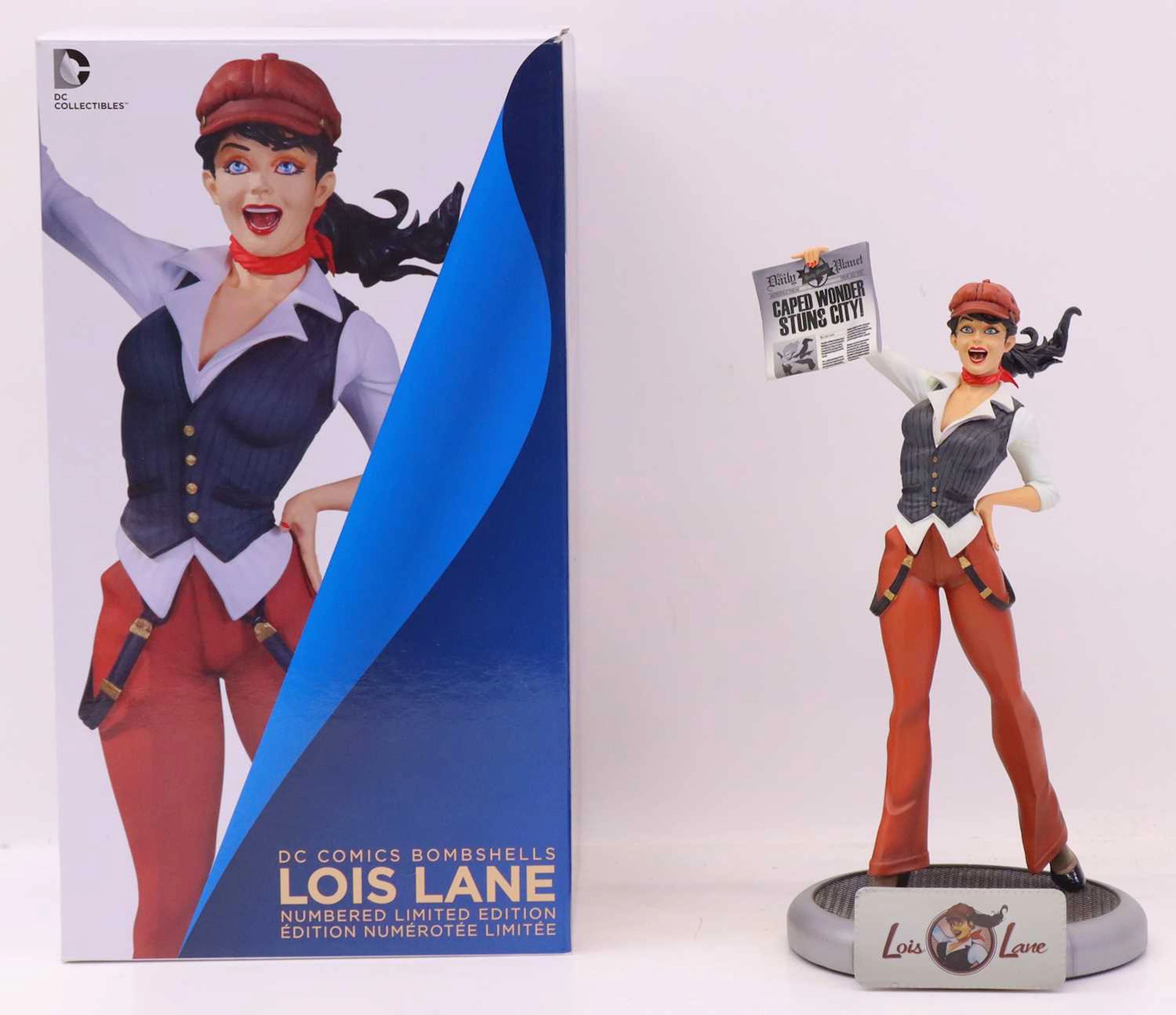 Lot 612 - DC Comic Bombshells Lois Lane Figurine