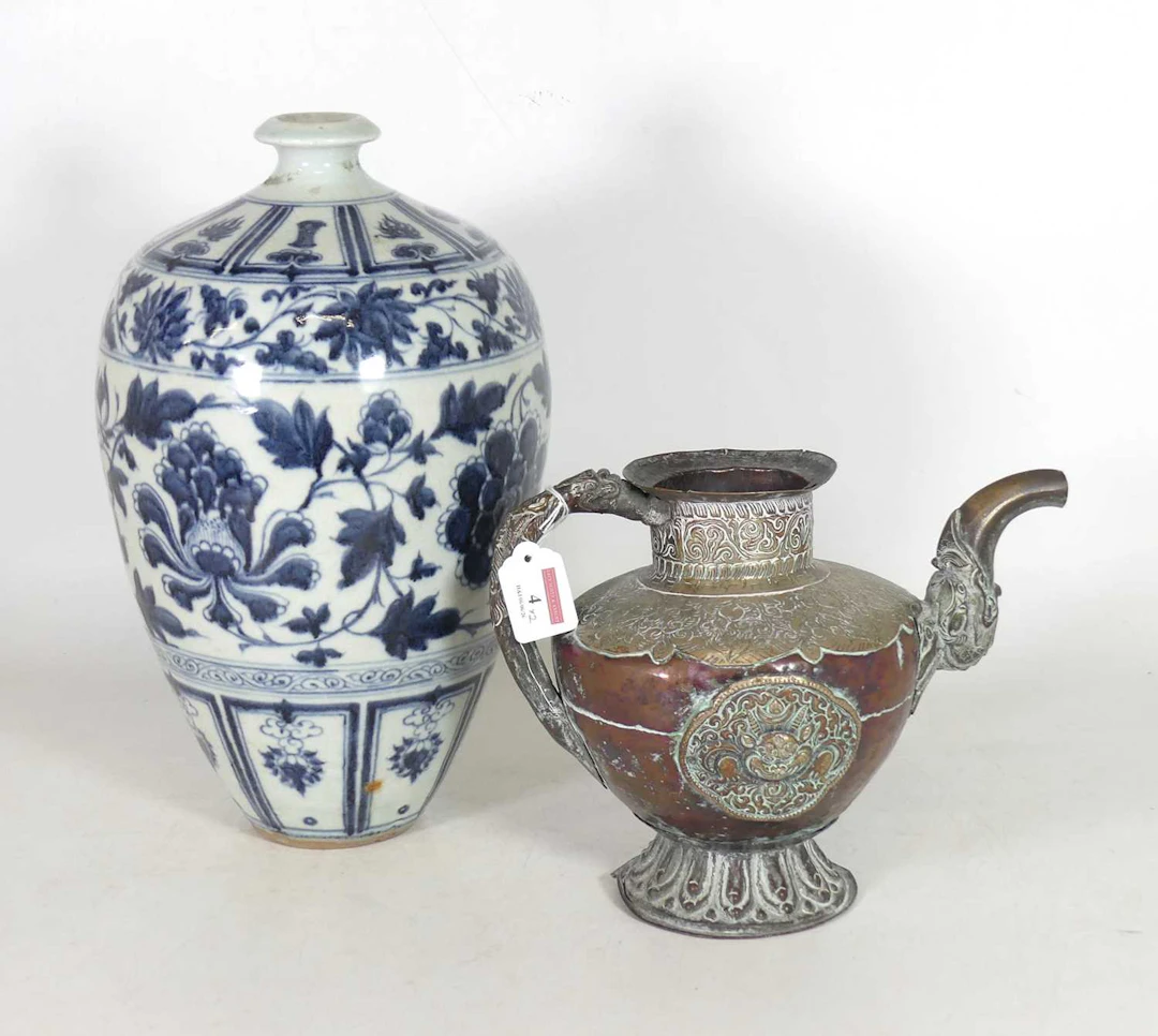 Lot 4 - A Chinese blue and white stoneware Meiping