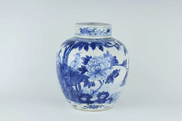 Lot 3 - A Chinese blue and white jar with cover, Qing