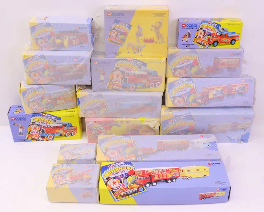 Lot 206 - Fifteen various boxed Corgi classics