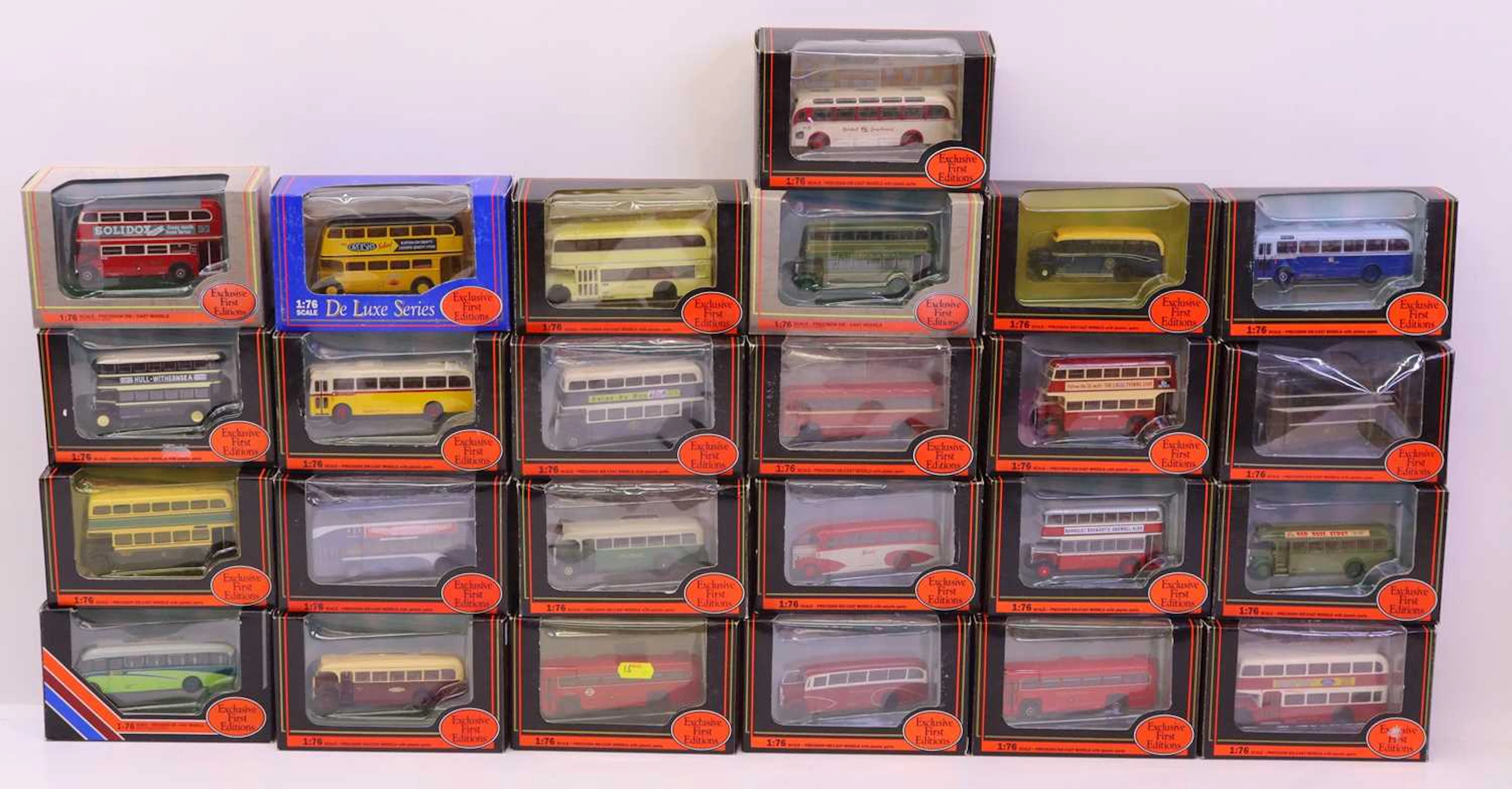 Lot 242 - 25 boxed EFE 1/76th scale public transport
