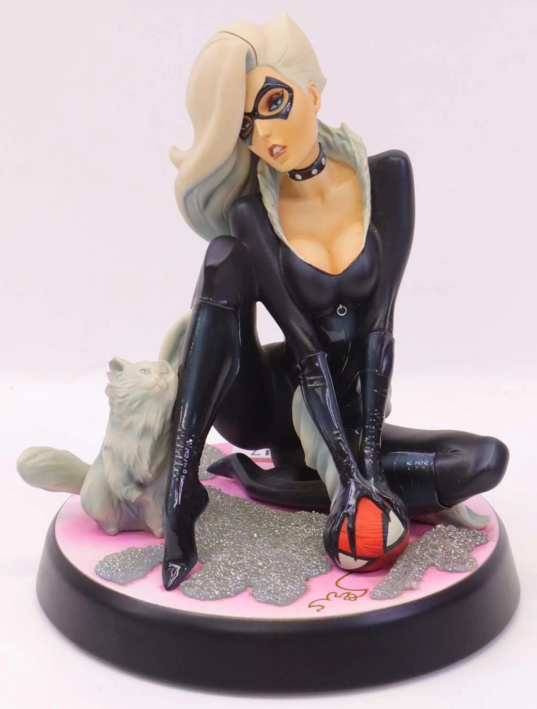 Lot 617 - Sideshow Collectables Black Cat Comiquette