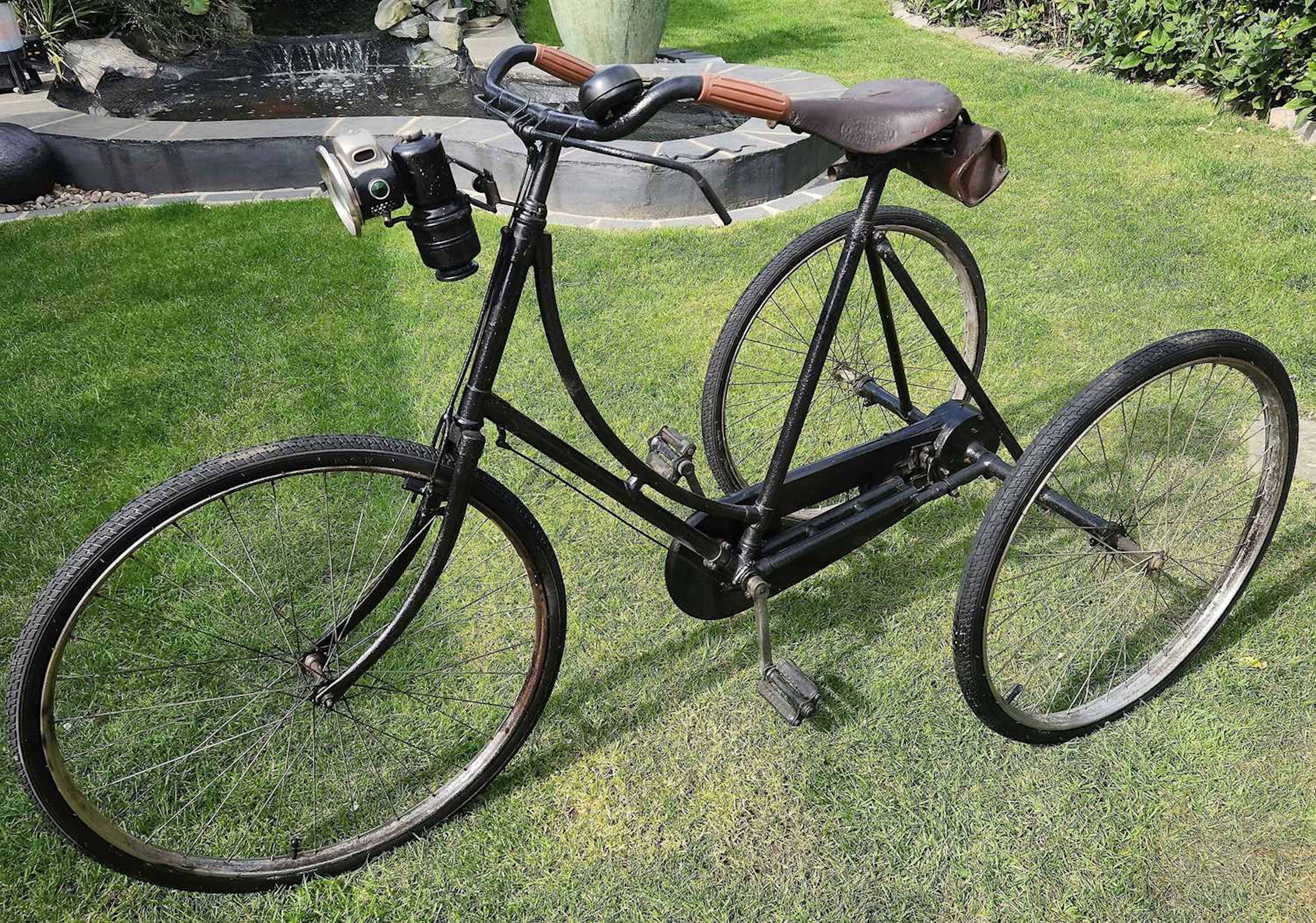 Lot 2930 - A circa 1920s James Royal 2-speed tricycle