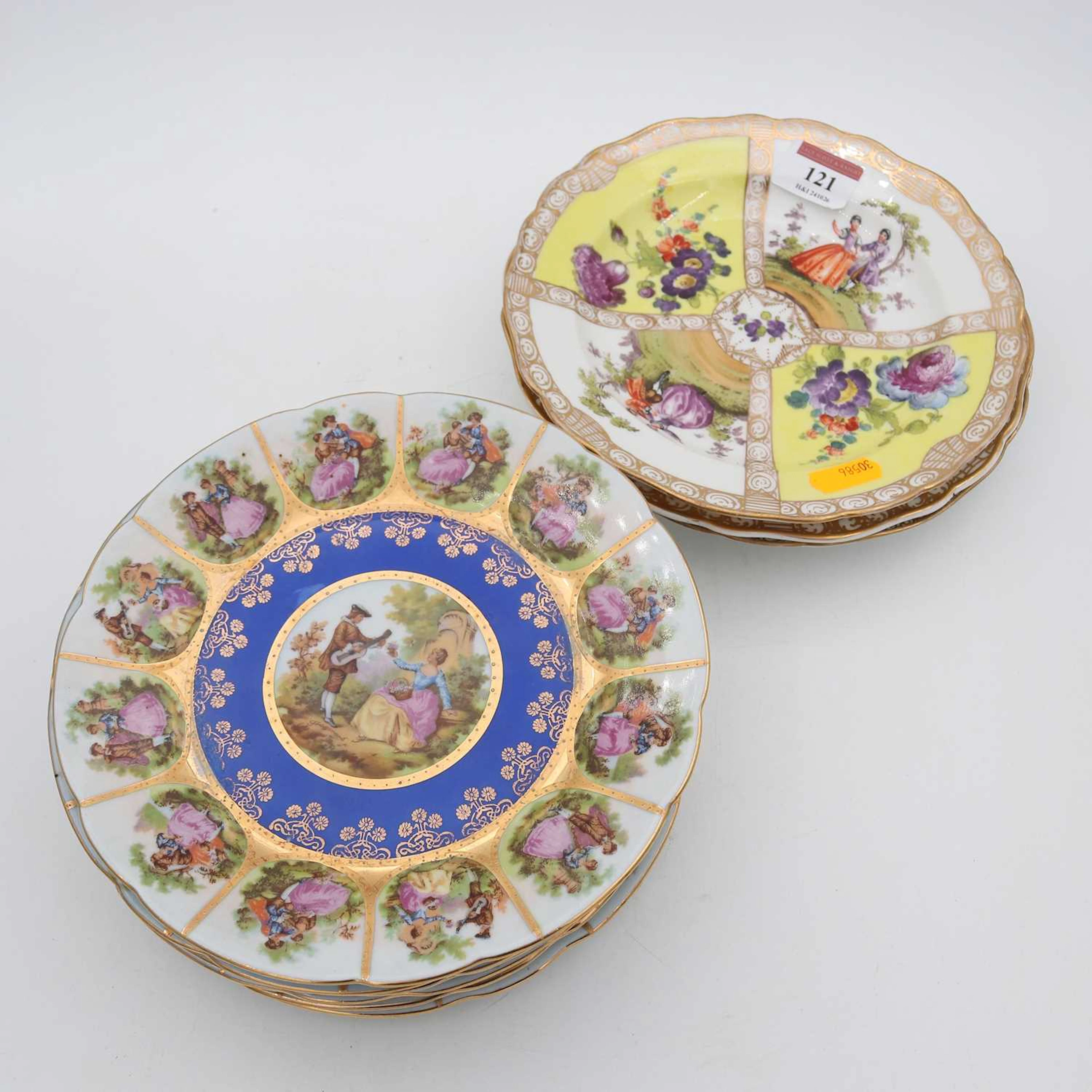 Lot 121 - A collection of German porcelain plates