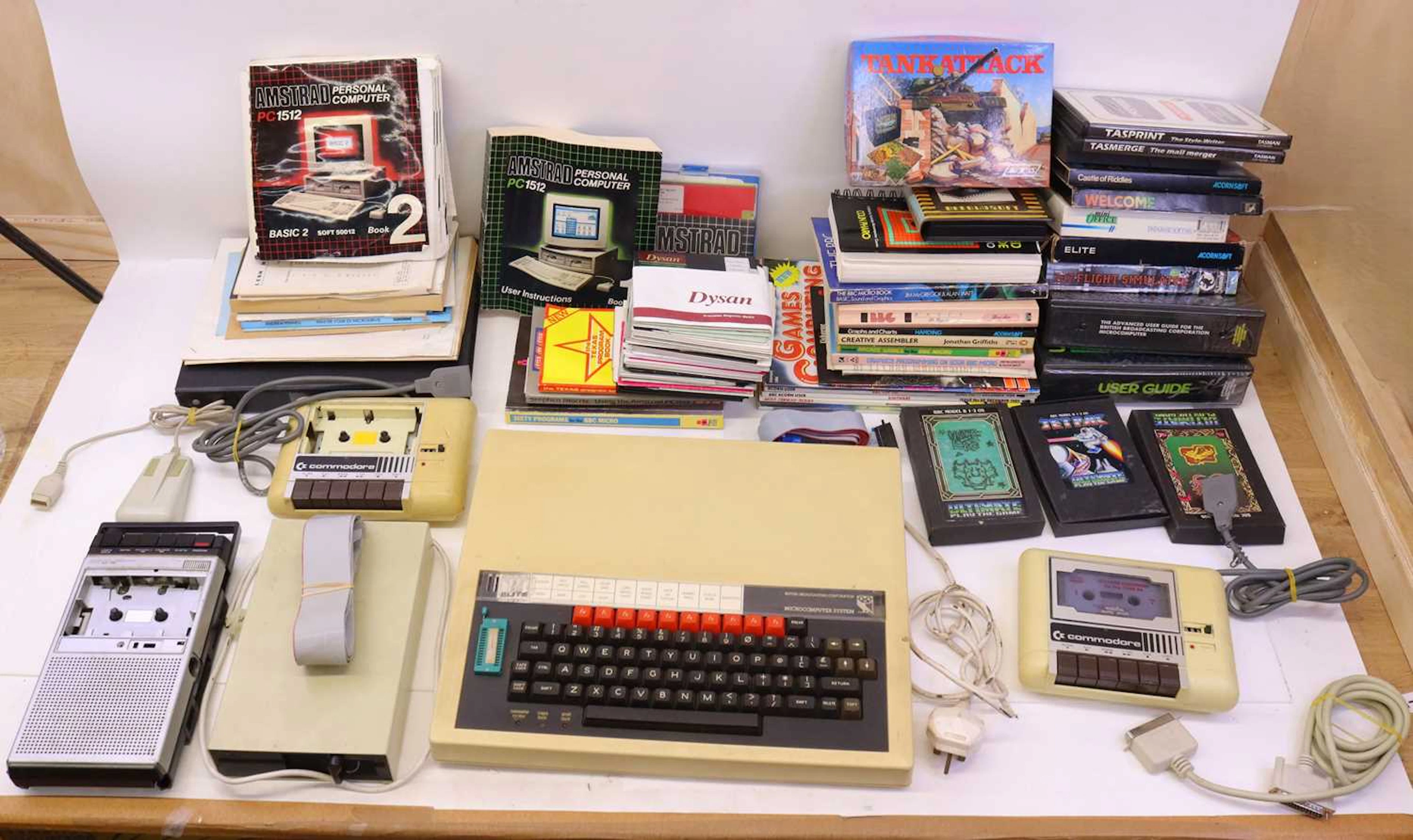 Lot 427 - 4 boxes containing a collection of systems