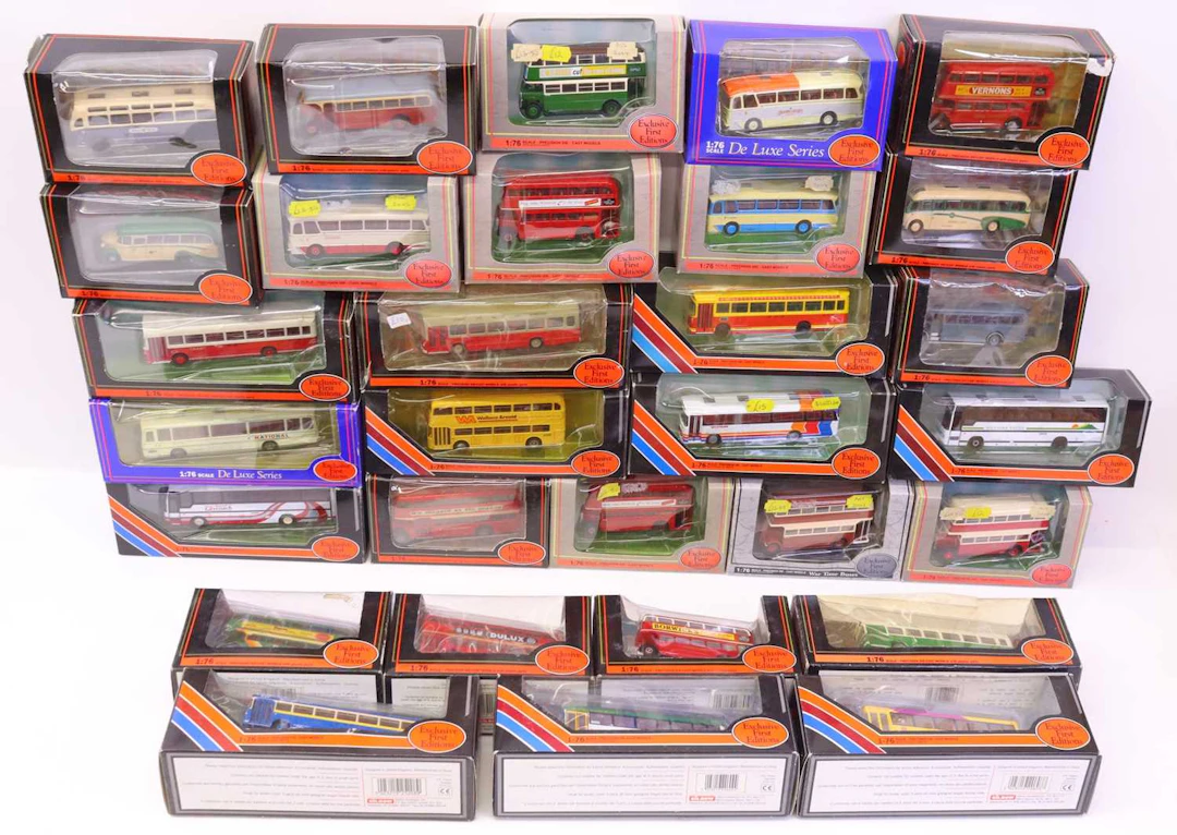Lot 270 - 28 boxed EFE 1/76th scale public transport