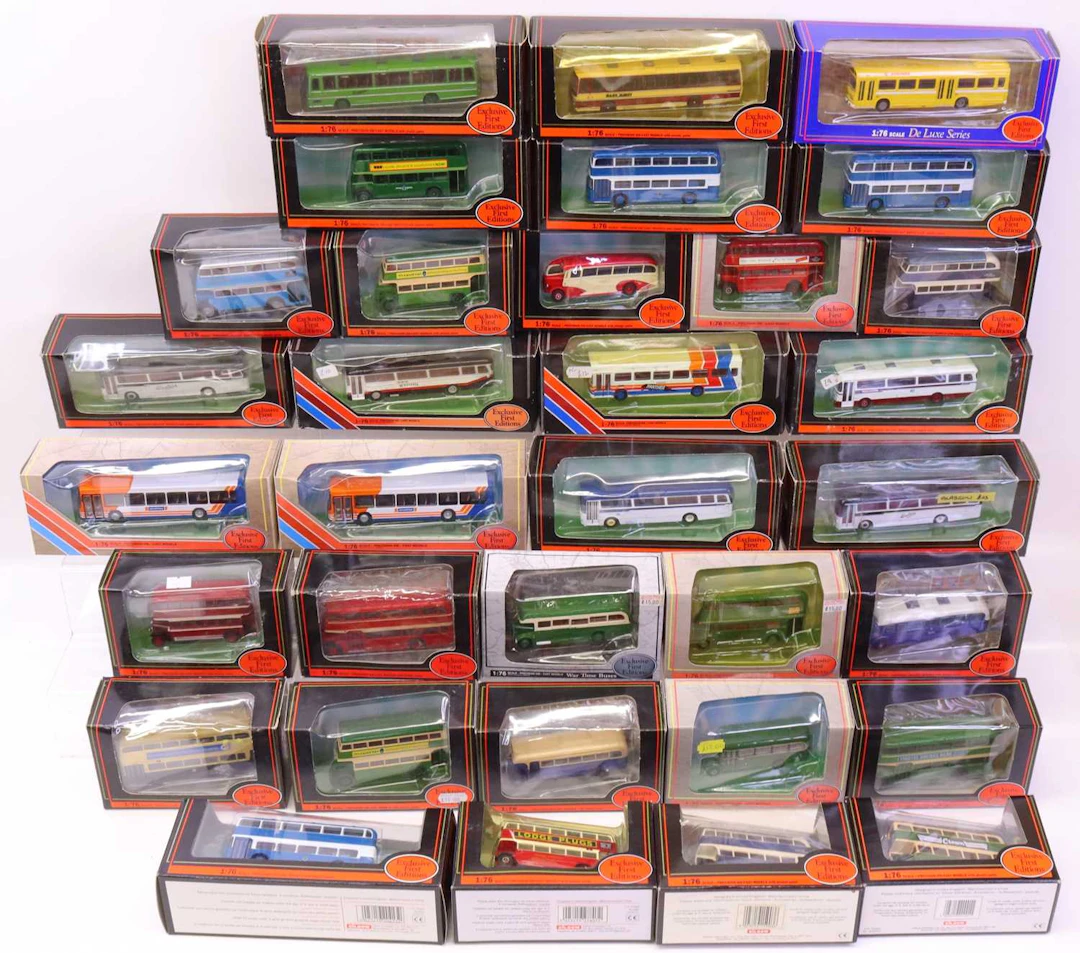 Lot 288 - 34 boxed EFE 1/76th scale public transport