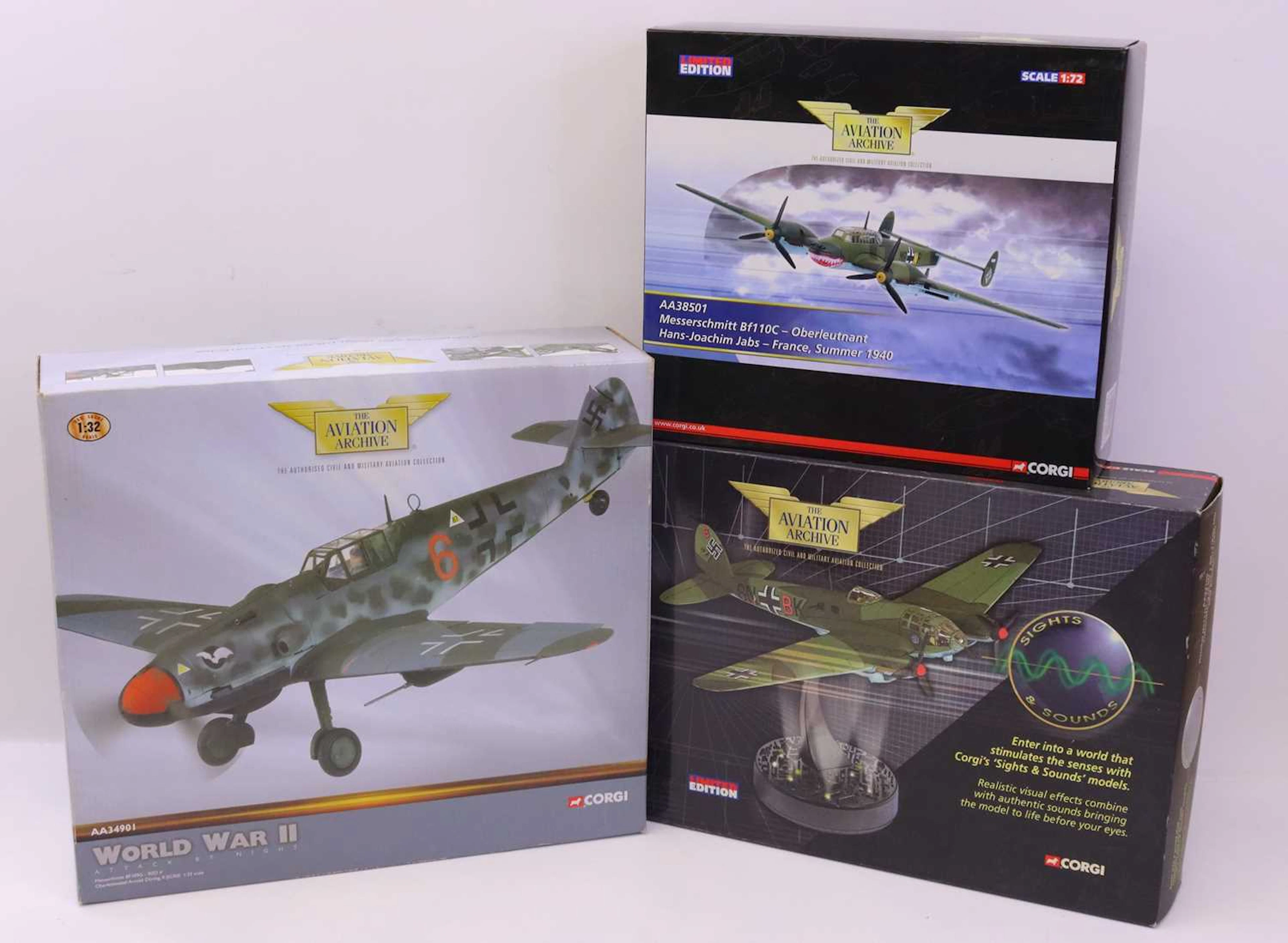 Lot 412 - Corgi Aviation Archive 1/72 and 1/32 scale