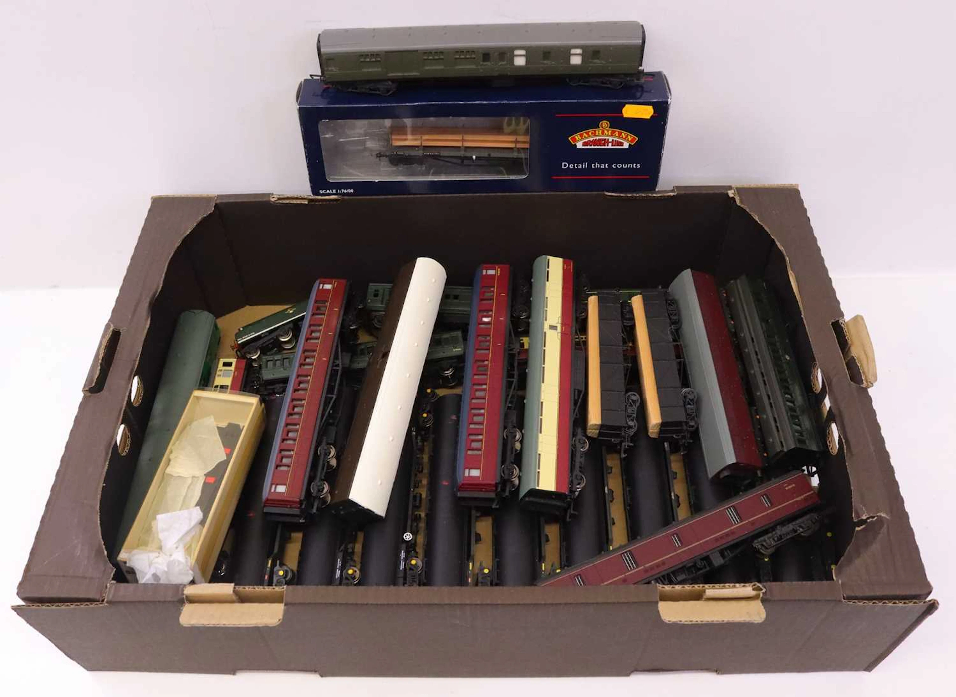 Lot 441 - One tray containing various unboxed 00 gauge