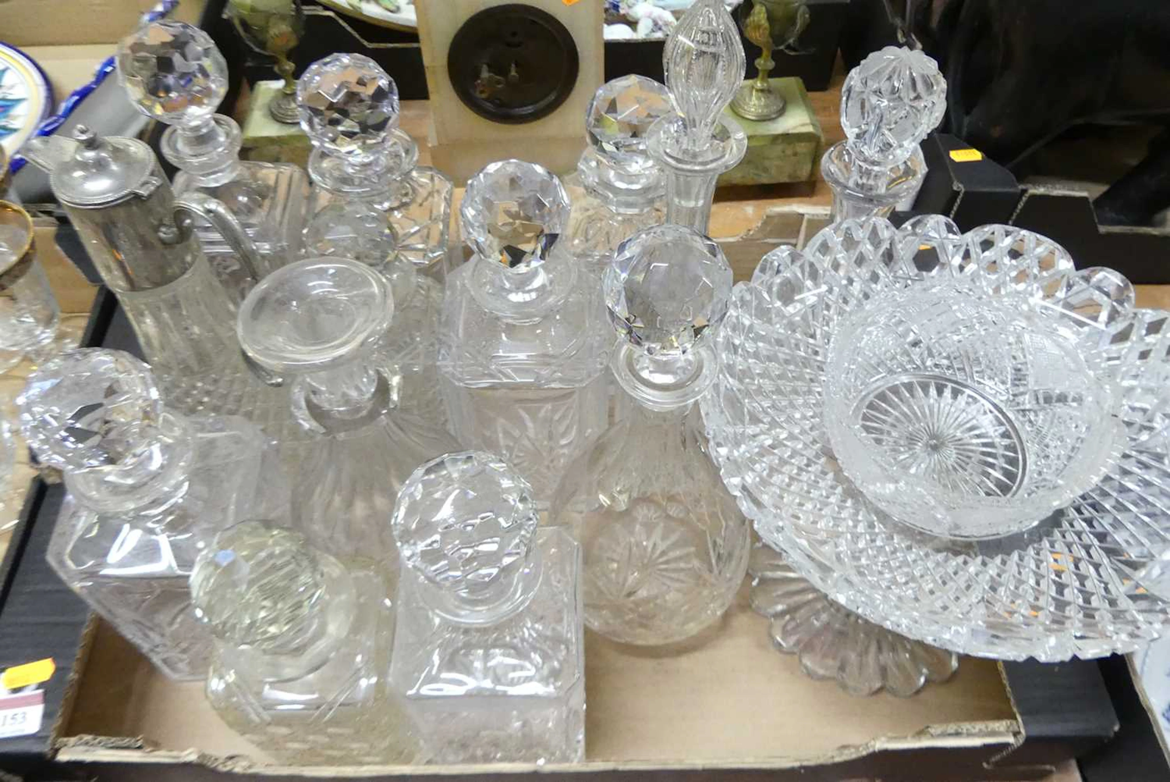 Lot 153 - A collection of glassware, to include a 19th