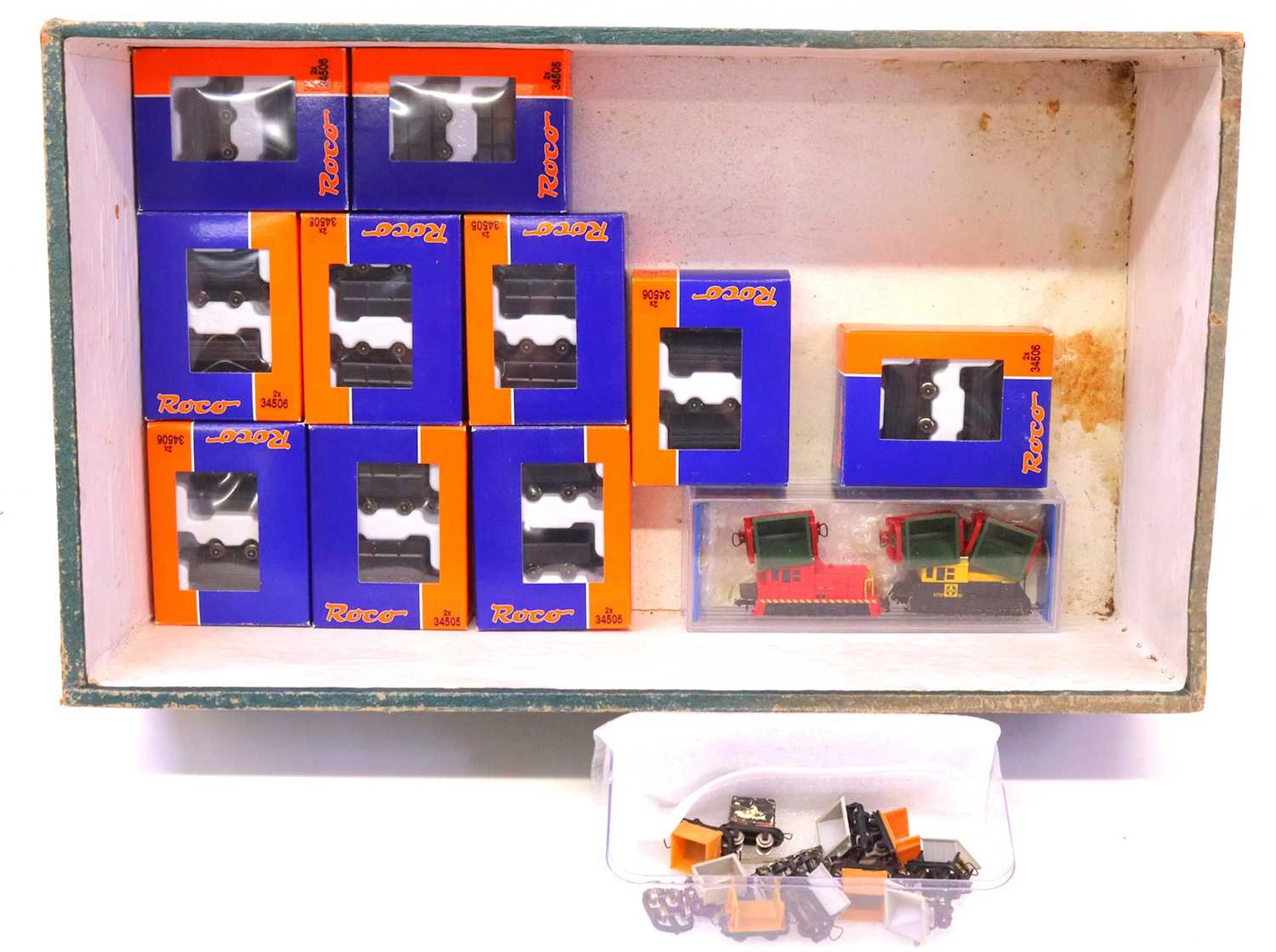 Lot 379 - A collection of Roco 009 gauge quarry
