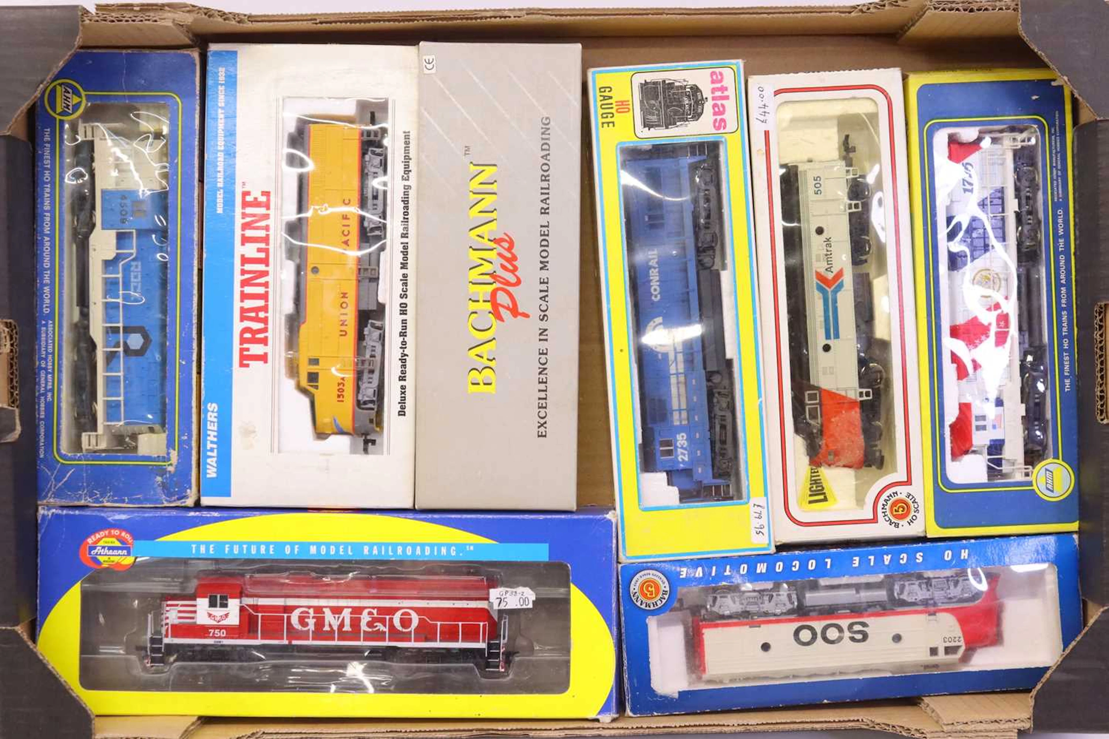 Lot 745 - One tray containing various HO gauge