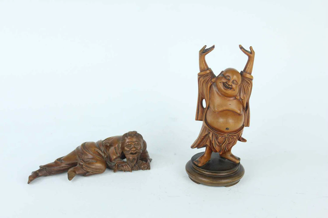 Lot 160 - Two Chinese boxwood carvings of figures