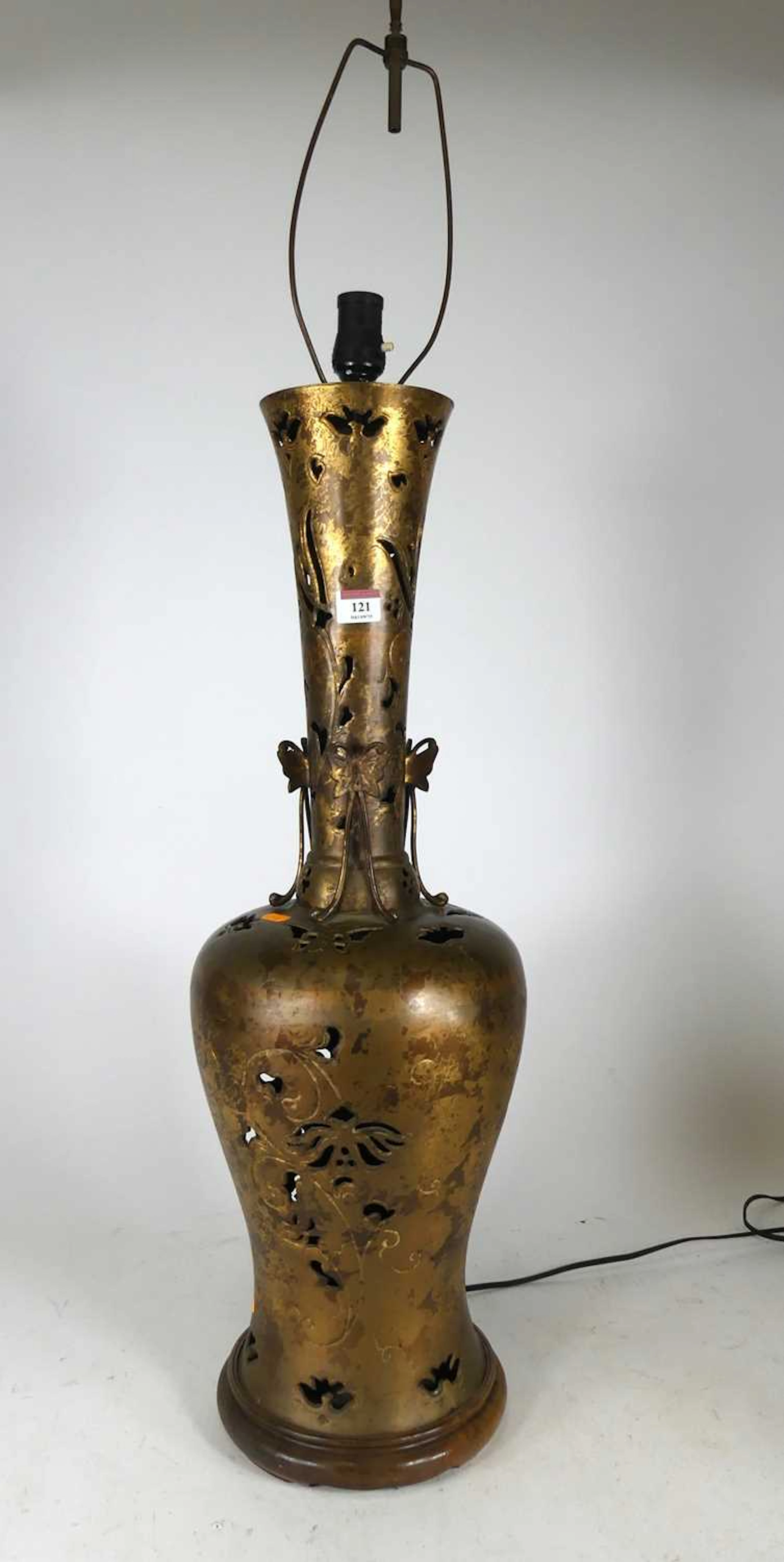 Lot 121 - A contemporary Japanese gilt decorated metal