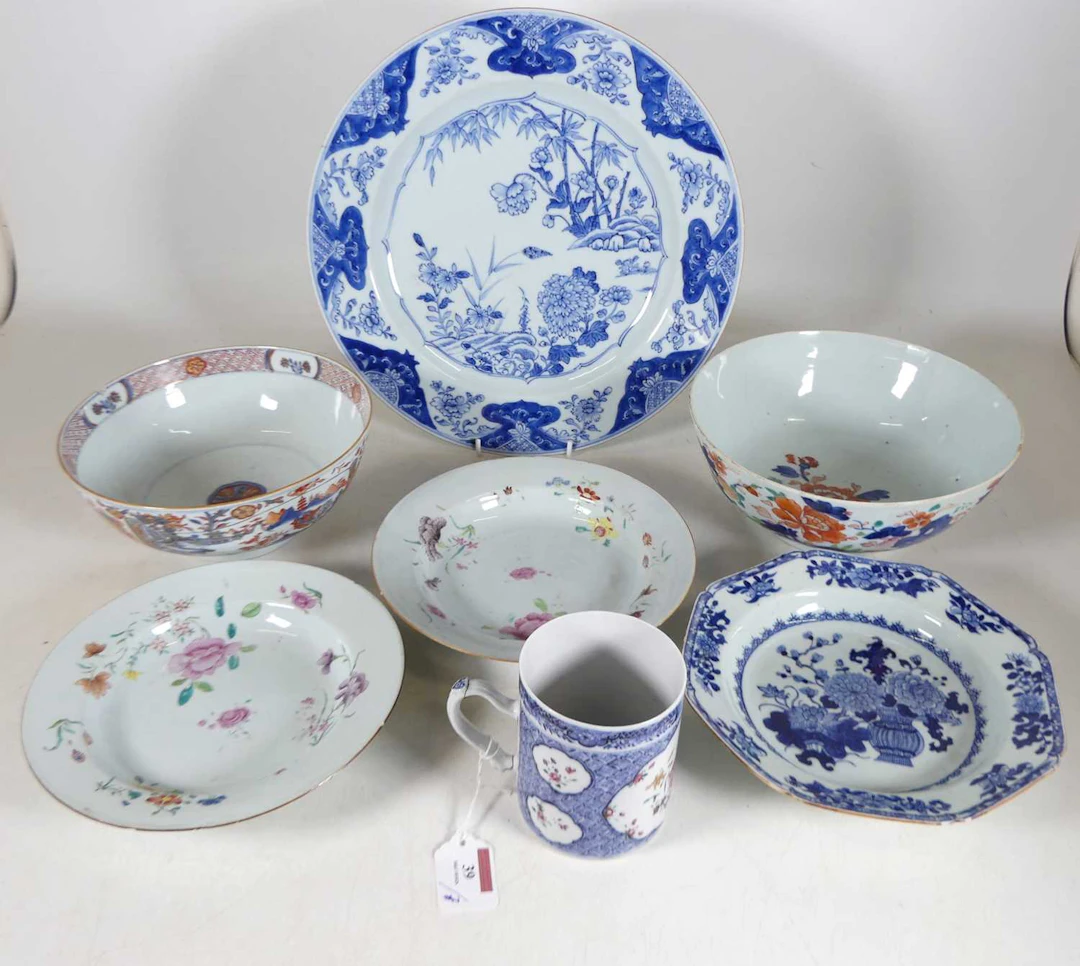 Lot 39 - A collection of Chinese ceramics, 18th