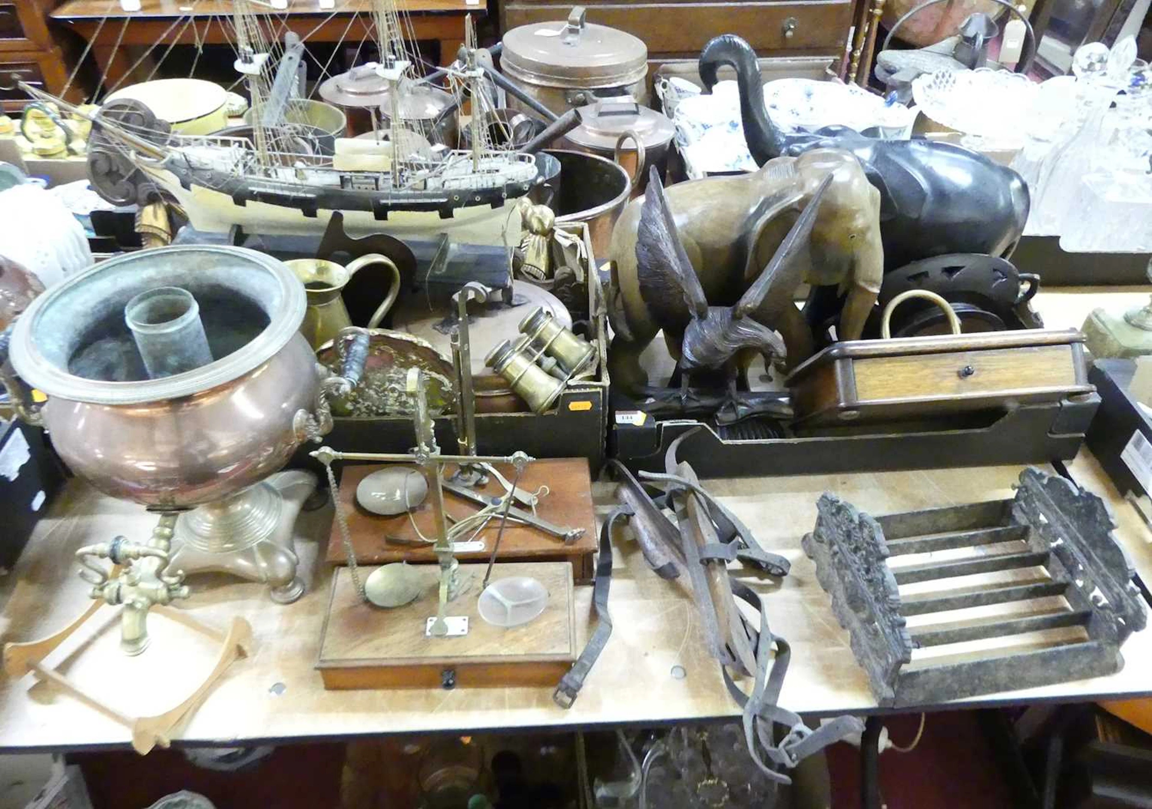 Lot 144 - A collection of metalware, to include a 19th