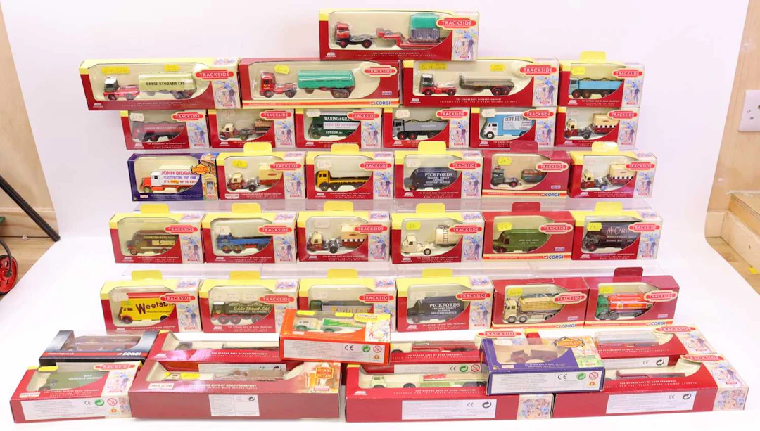 Lot 255 - 40 various boxed Corgi Trackside 1/76th