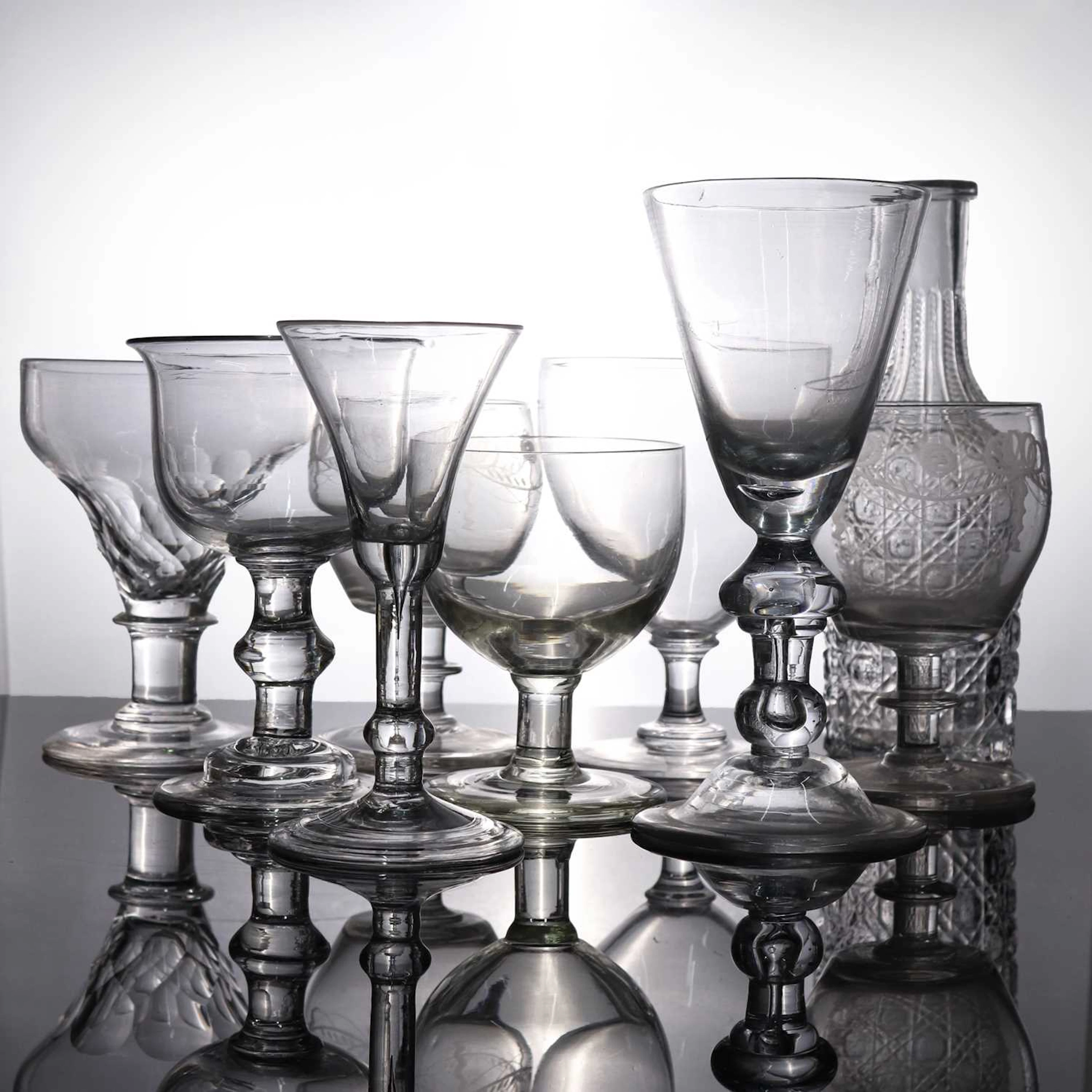 Lot 42 - Mixed glassware, to include an early 19th
