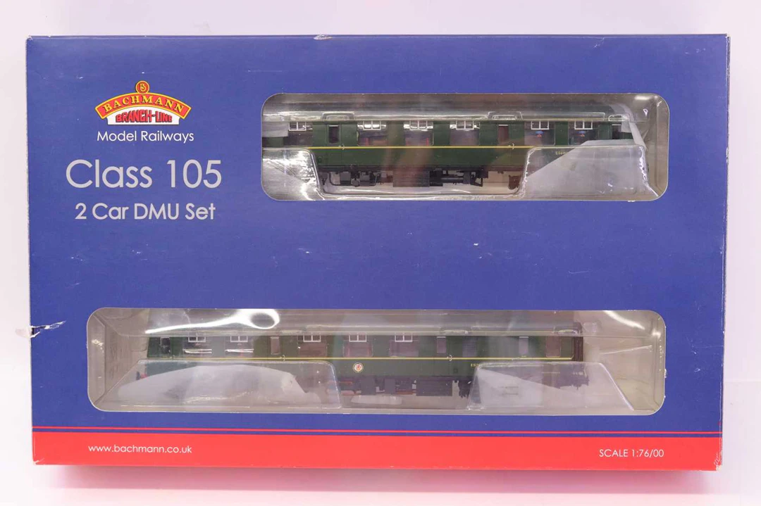 Lot 562 - 31-326 Bachmann 00 gauge class 105 two-car
